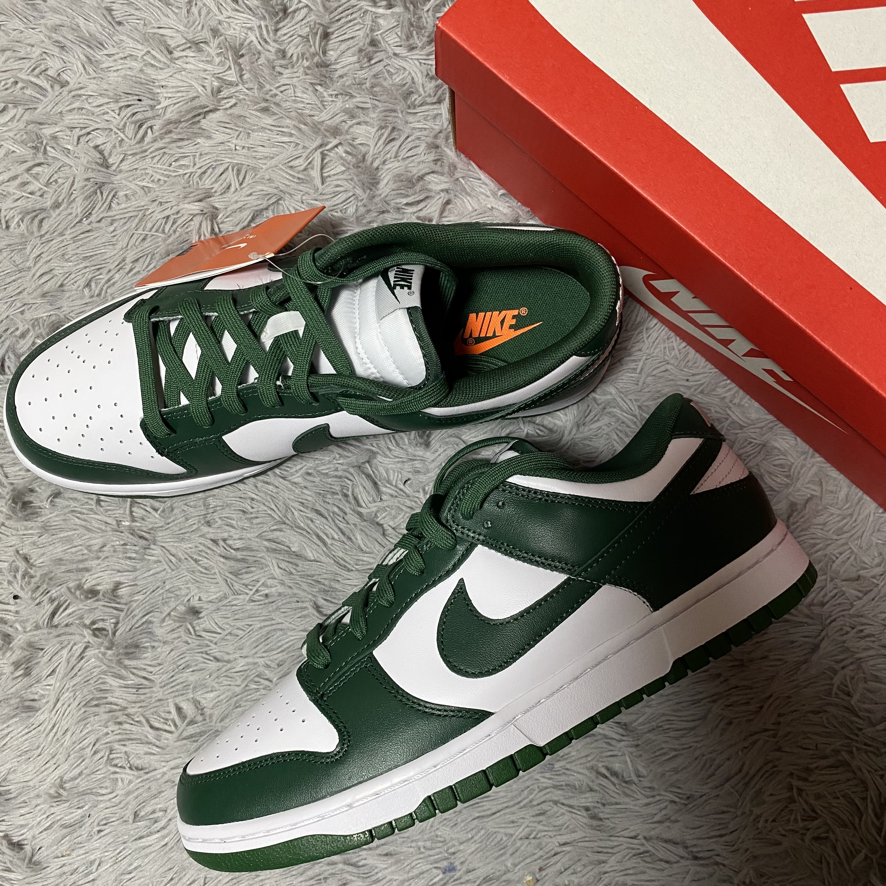 Nike Dunk Low Retro Varsity Green 착용 스타일