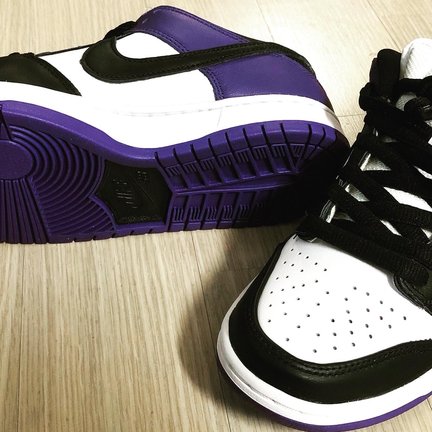 Nike SB Dunk Low Pro Court Purple 착용 스타일 - 2