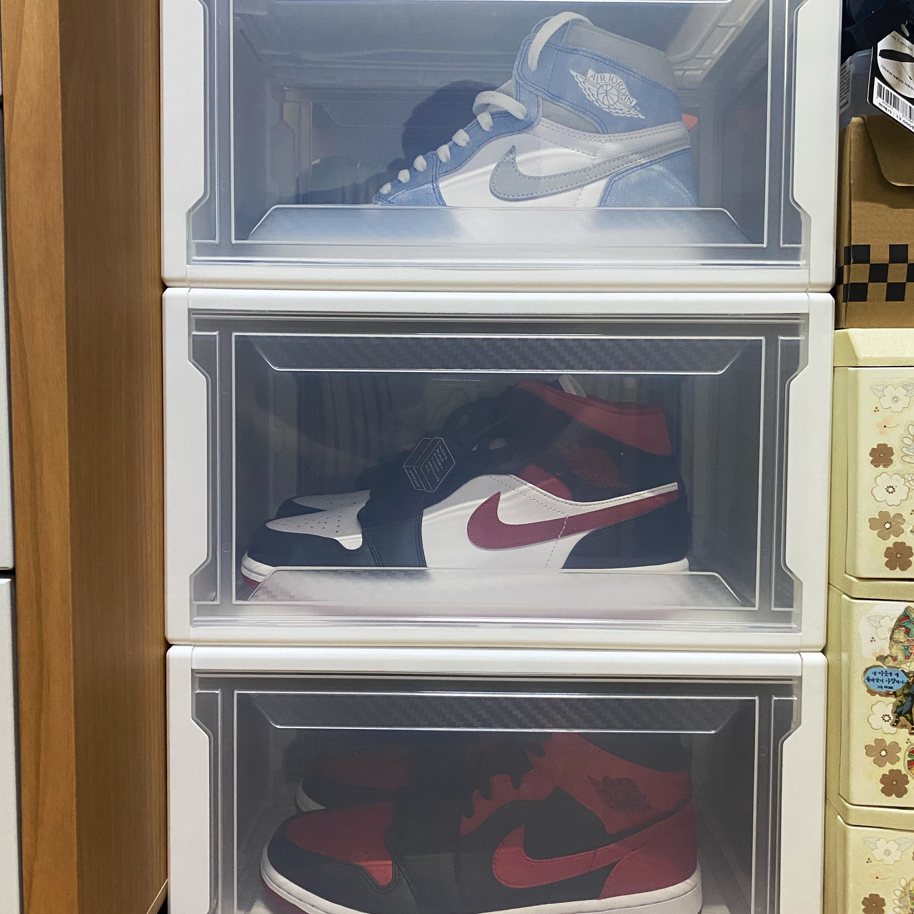 Jordan 1 Mid Gym Red Black White, Jordan 1 Retro High OG Hyper Royal 착용 스타일 - 2