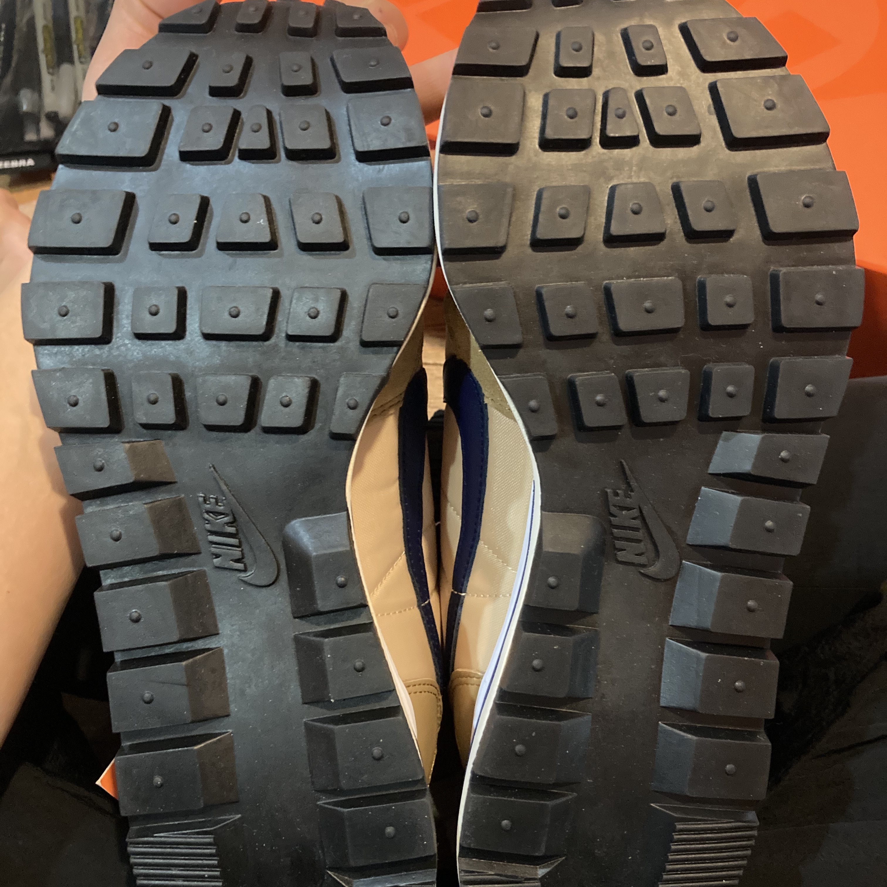 Nike x Sacai VaporWaffle Sesame and Blue Void 착용 스타일 - 5