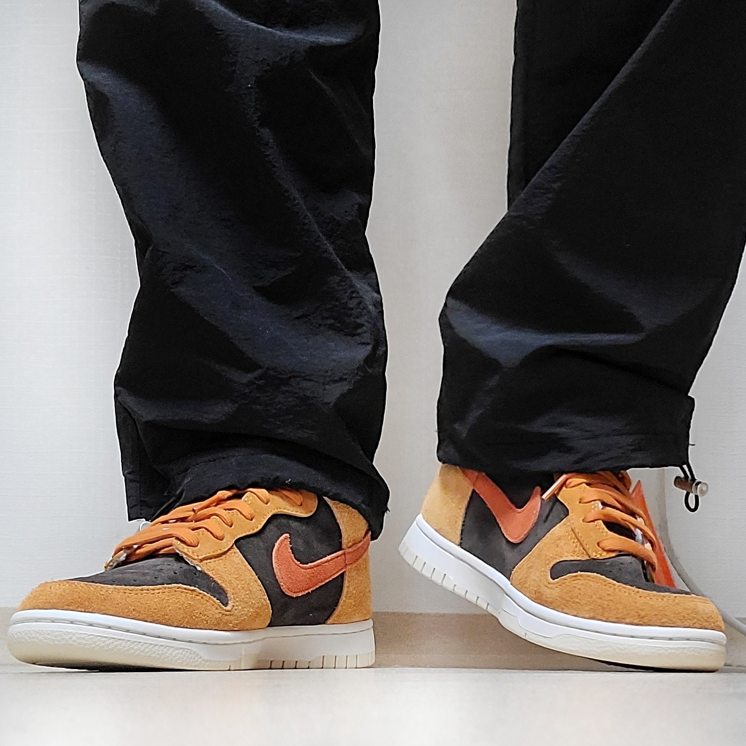 Nike Dunk High Retro PRM Dark Curry 착용 스타일 - 4