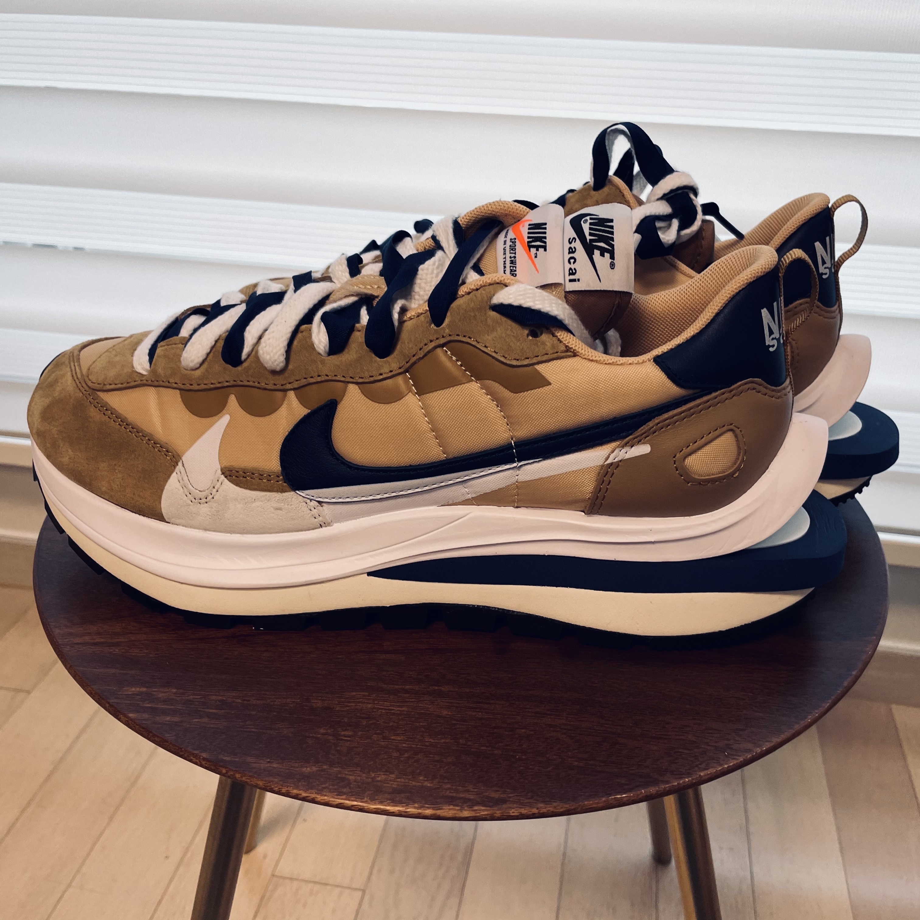 Nike x Sacai VaporWaffle Sesame and Blue Void 착용 스타일