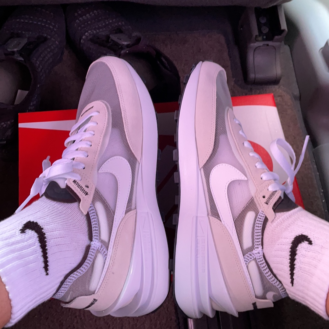 Nike Waffle One Infinite Lilac 착용 스타일