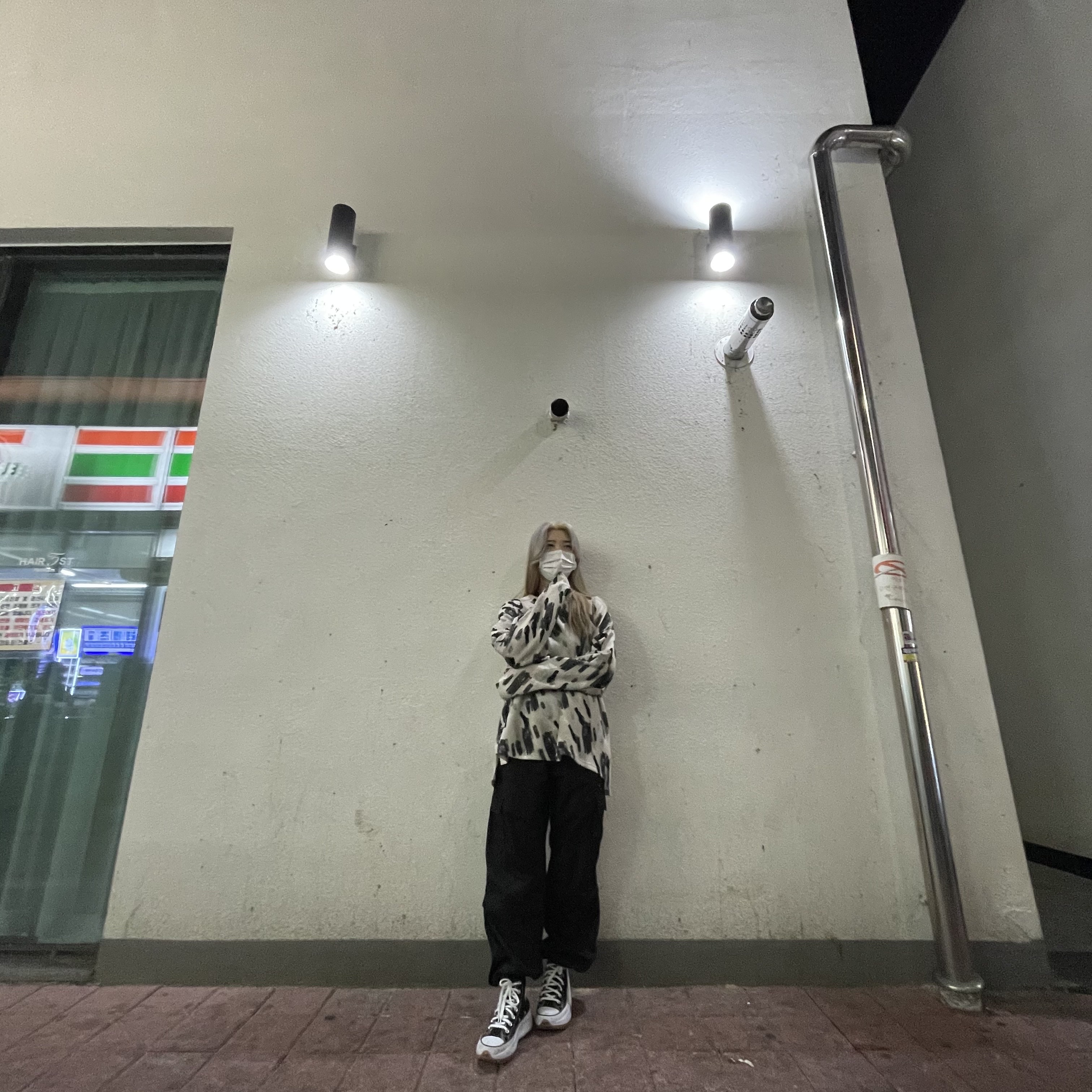 Converse Run Star Hike Hi Black White Gum 착용 스타일
