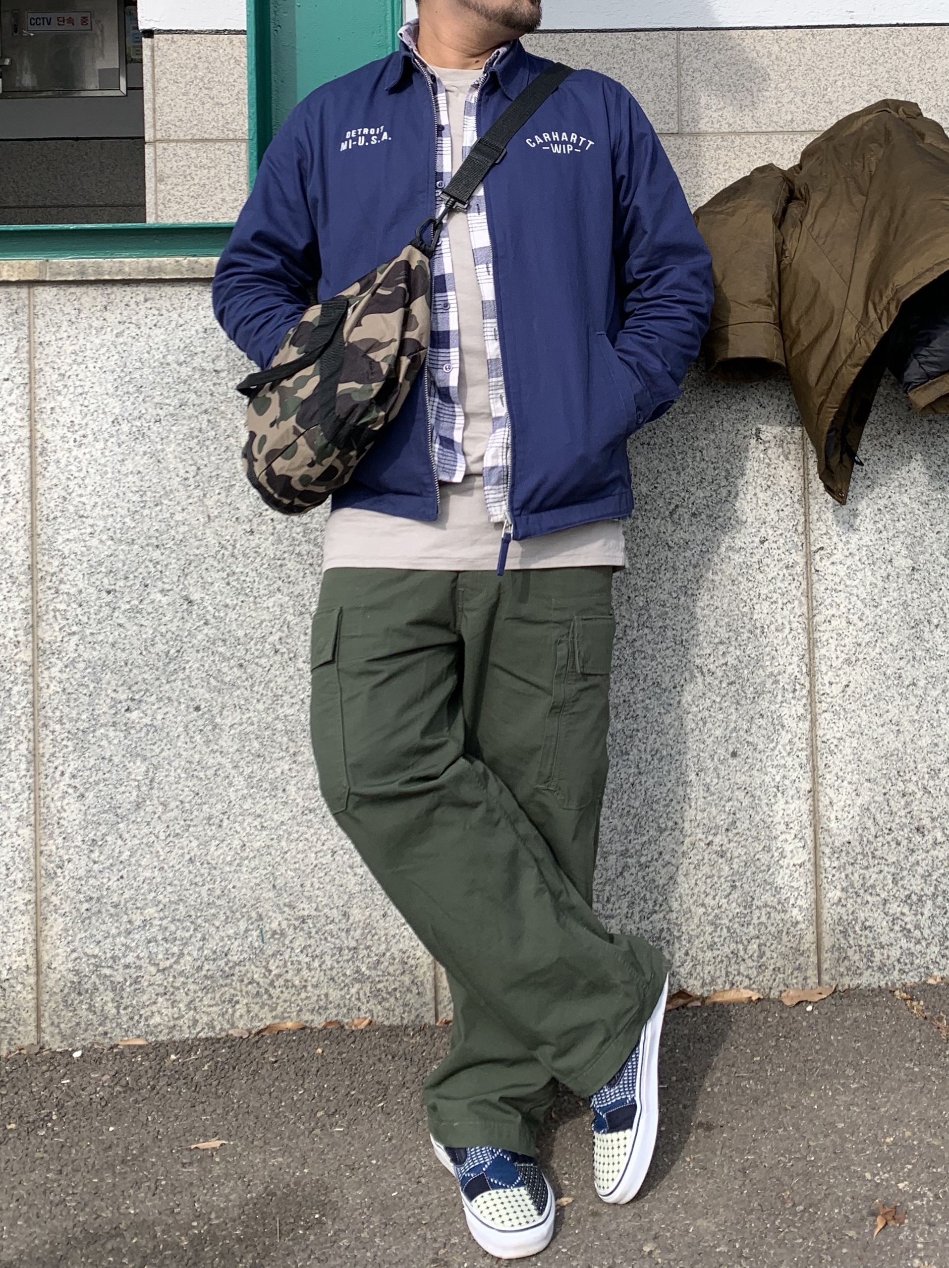Vans x FDMTL Slip-On Patchwork Deep Indigo 착용 스타일 - 1