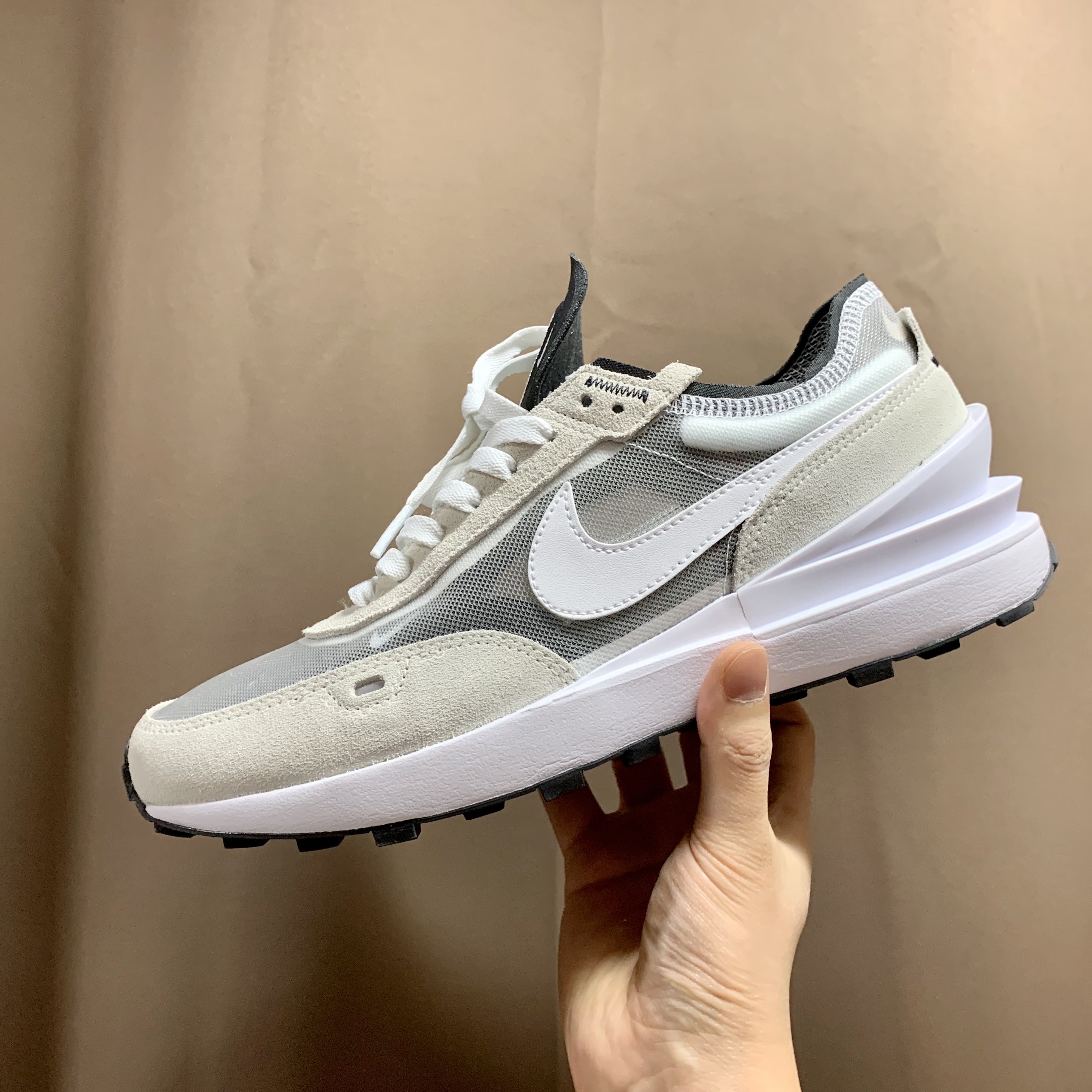 Nike Waffle One Infinite Lilac 착용 스타일 - 2