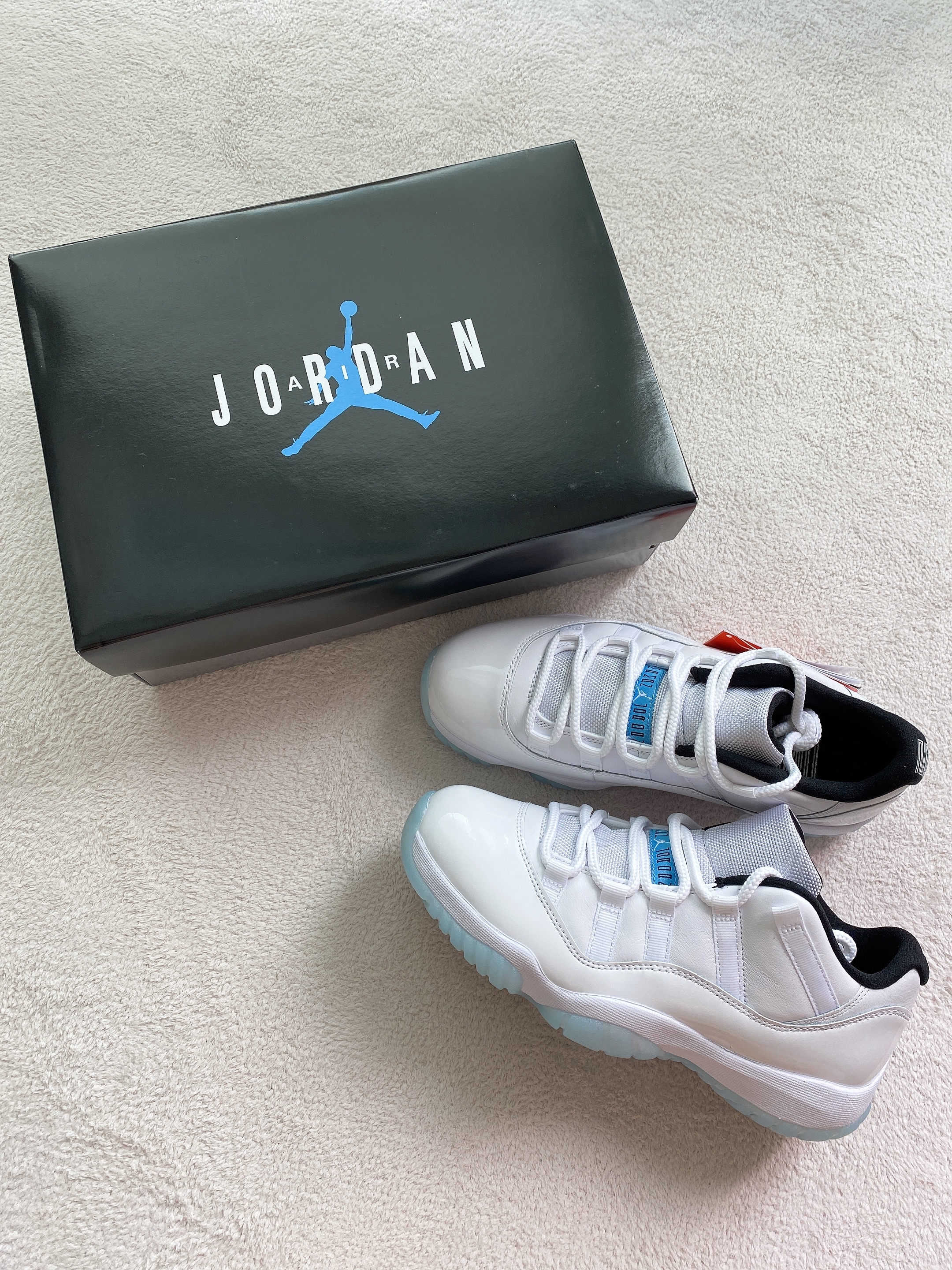 Jordan 11 Retro Low Legend Blue 착용 스타일