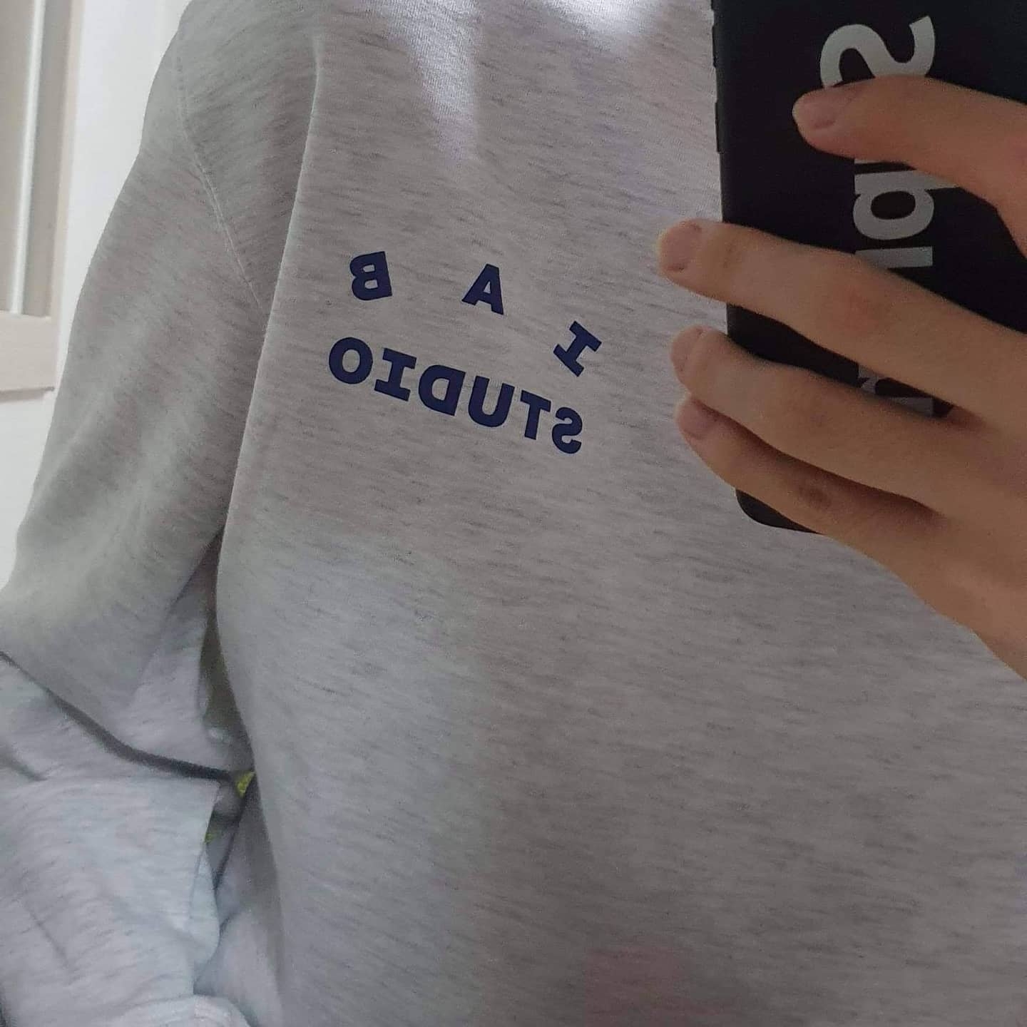 IAB Studio Long Sleeve Light Gray 착용 스타일 - 2