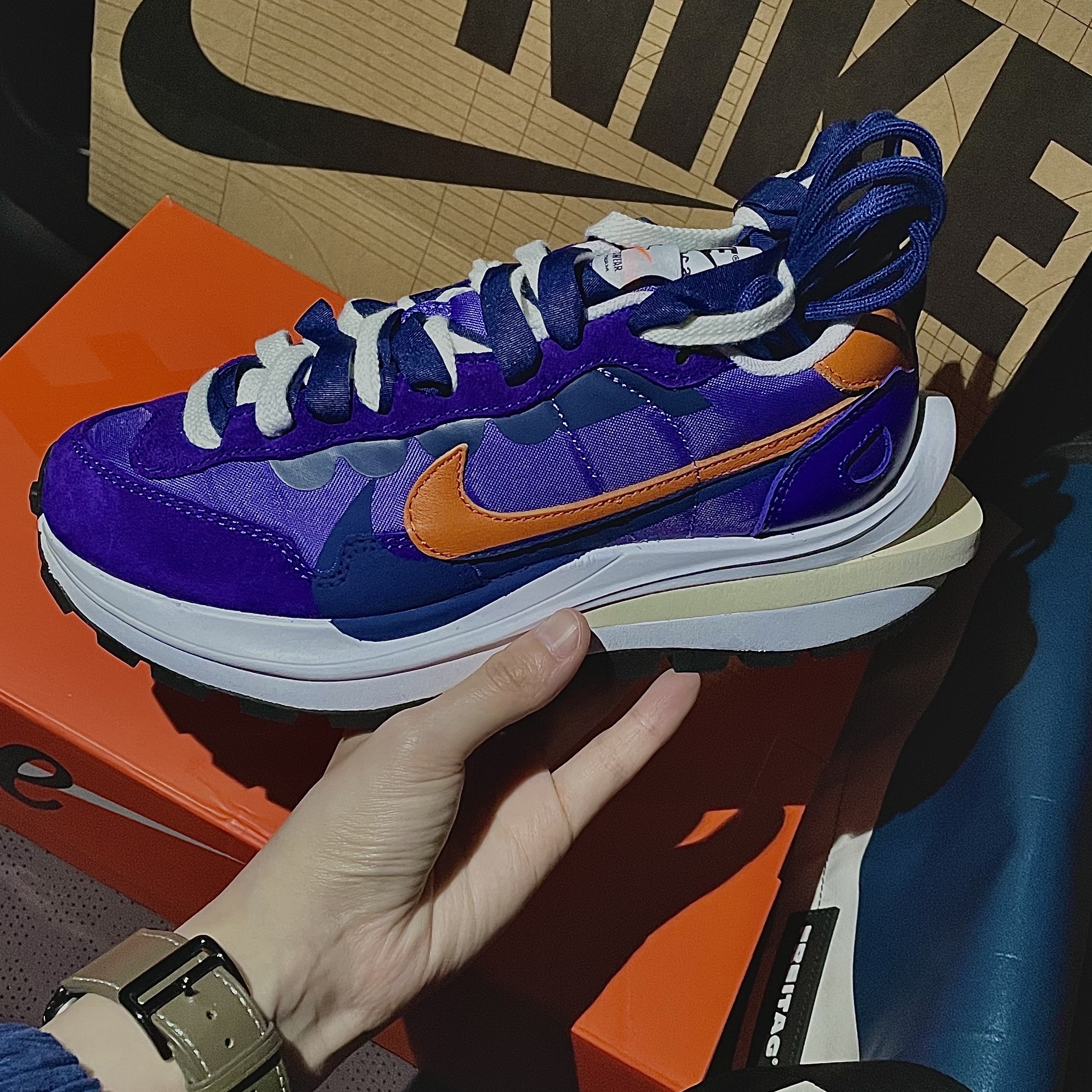 Nike x Sacai VaporWaffle Dark Iris 착용 스타일