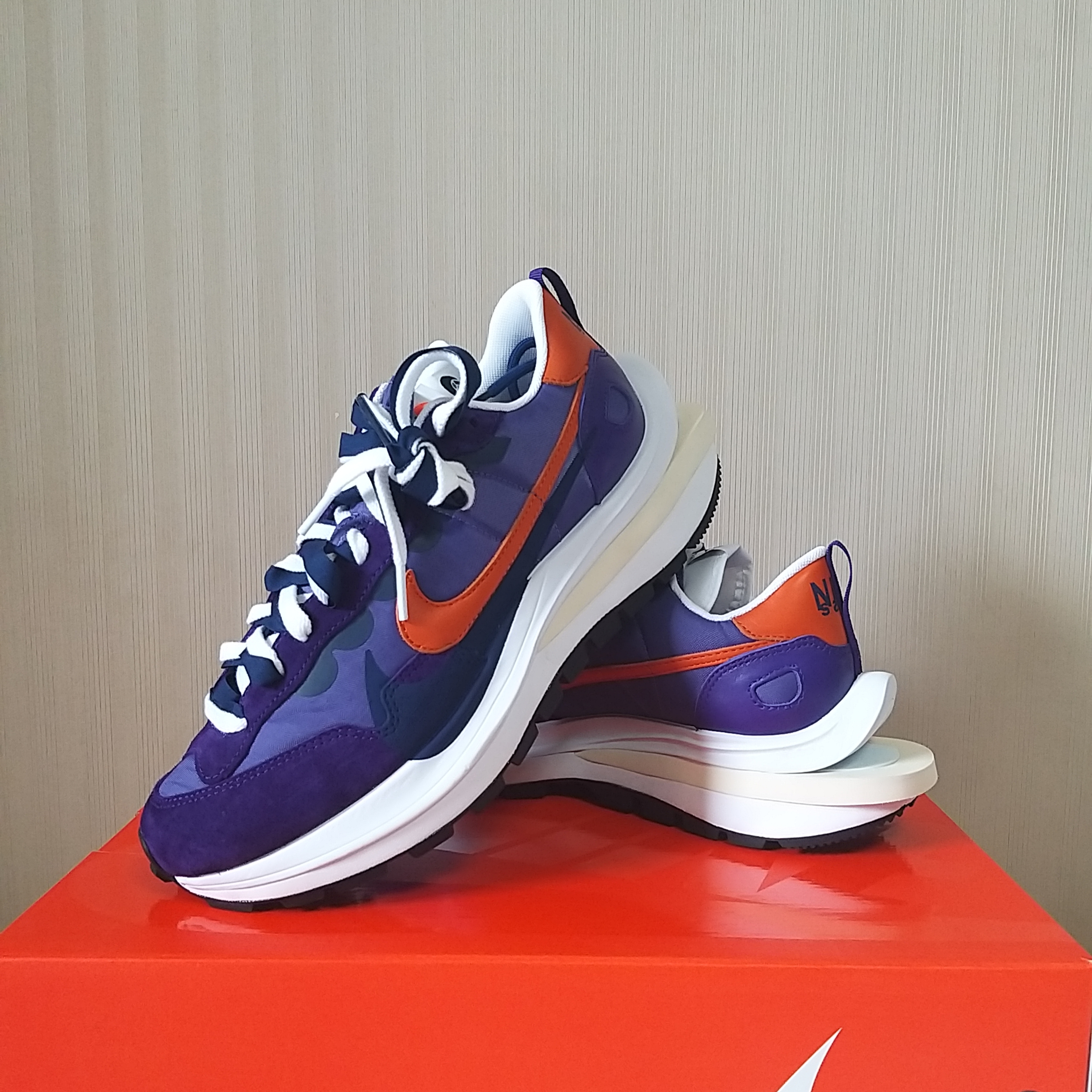 Nike x Sacai VaporWaffle Dark Iris 착용 스타일