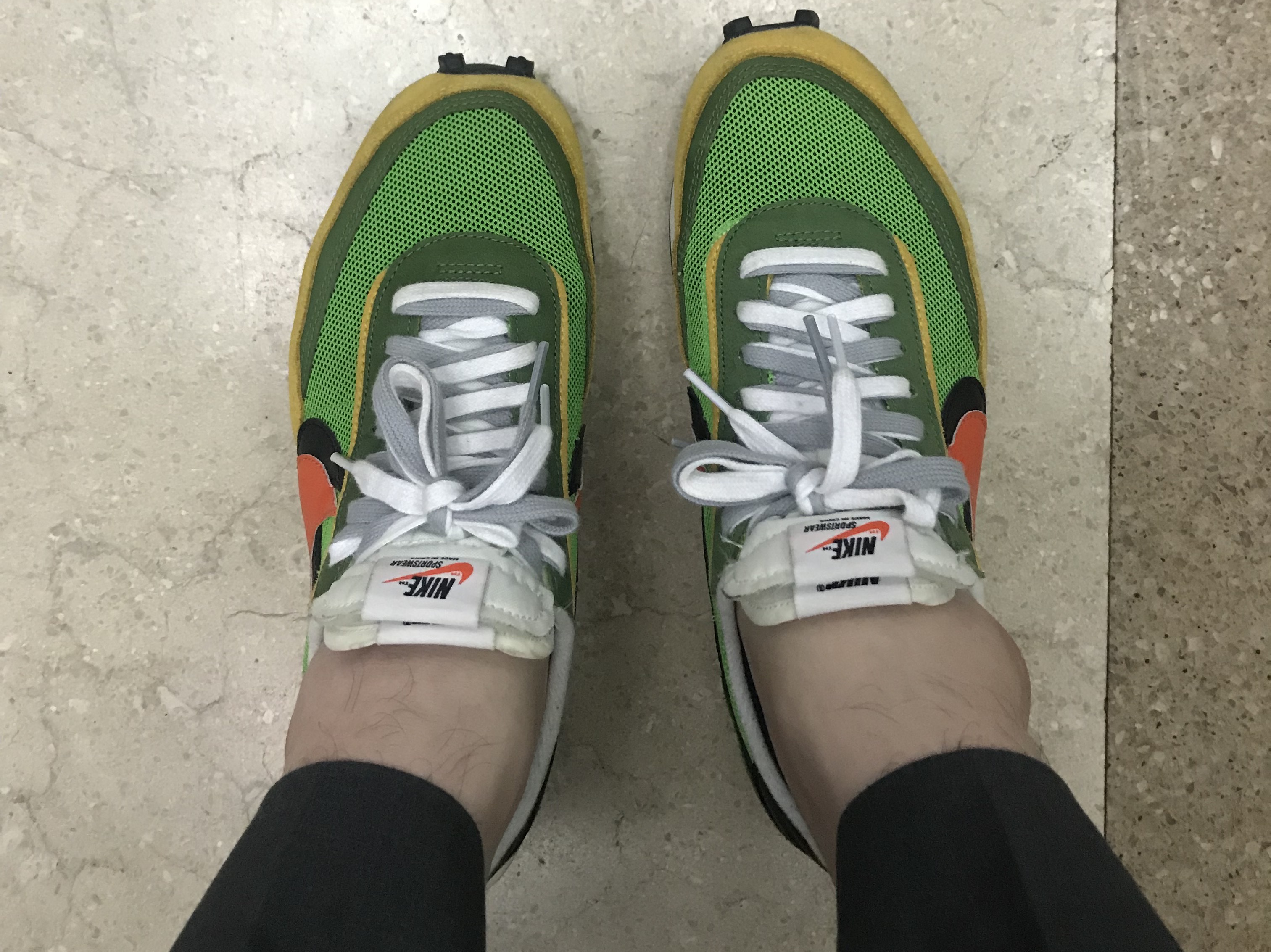 Nike x Sacai LDWaffle Green Multi 착용 스타일 - 2