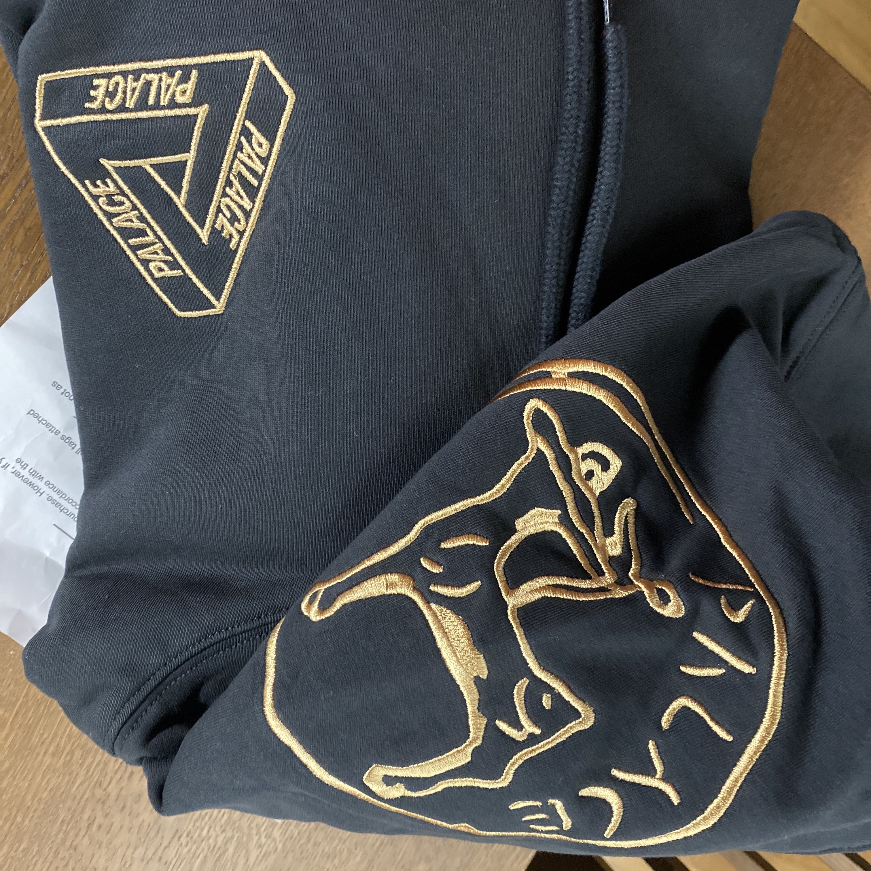 Palace Tri-Archaeology Hood Black - 21SS 착용 스타일 - 1