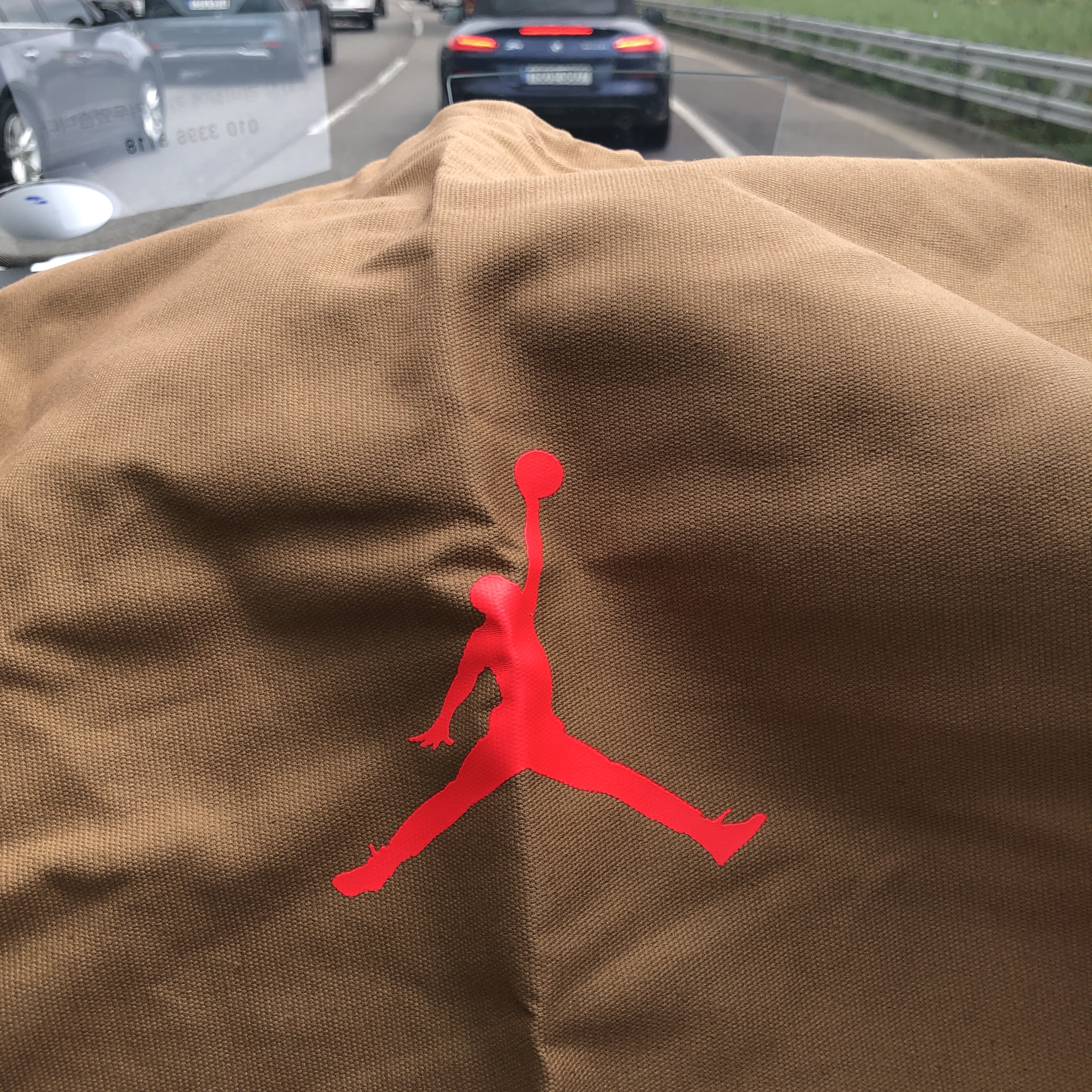 Jordan 6 x Travis Scott Retro SP British Khaki 착용 스타일 - 3