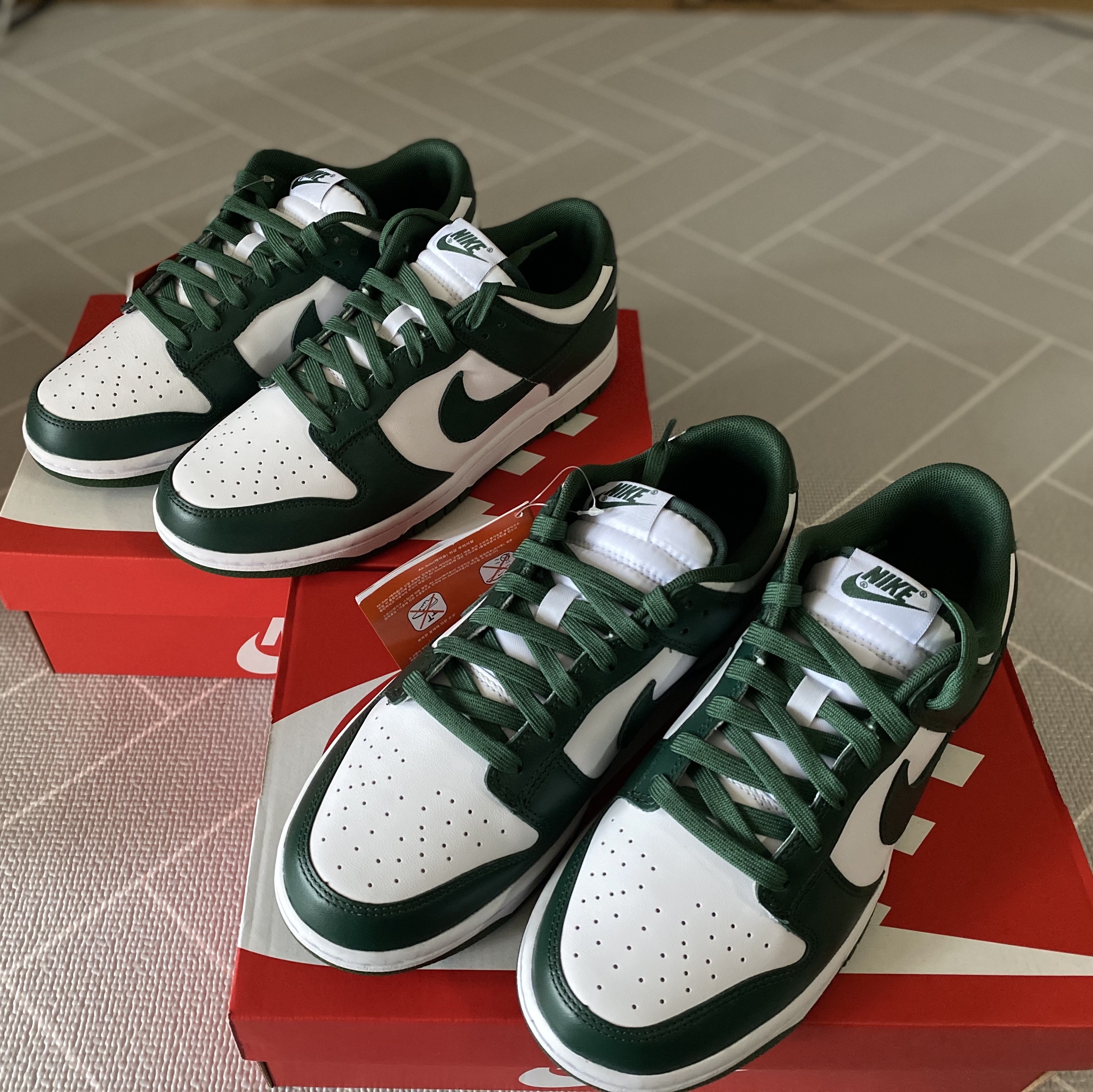 Nike Dunk Low Retro Varsity Green 착용 스타일