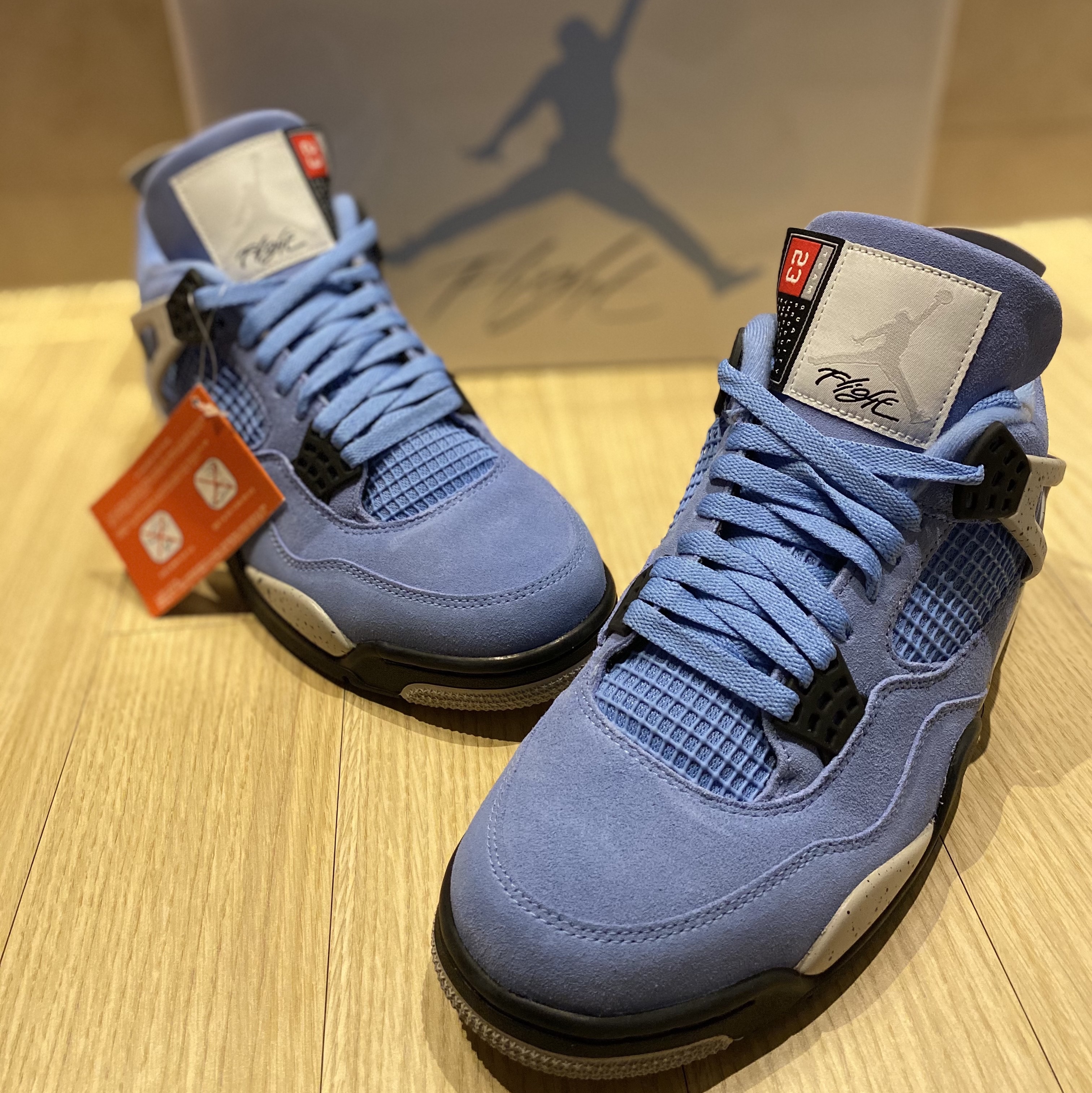 Jordan 4 Retro University Blue 착용 스타일