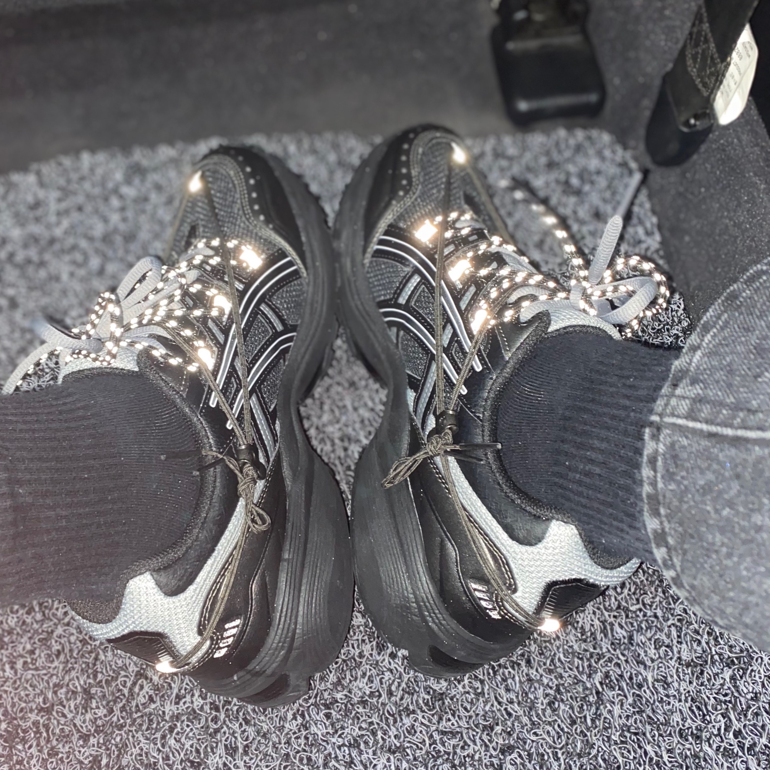 Asics x Andersson Bell Gel-1090 Black Silver 착용 스타일