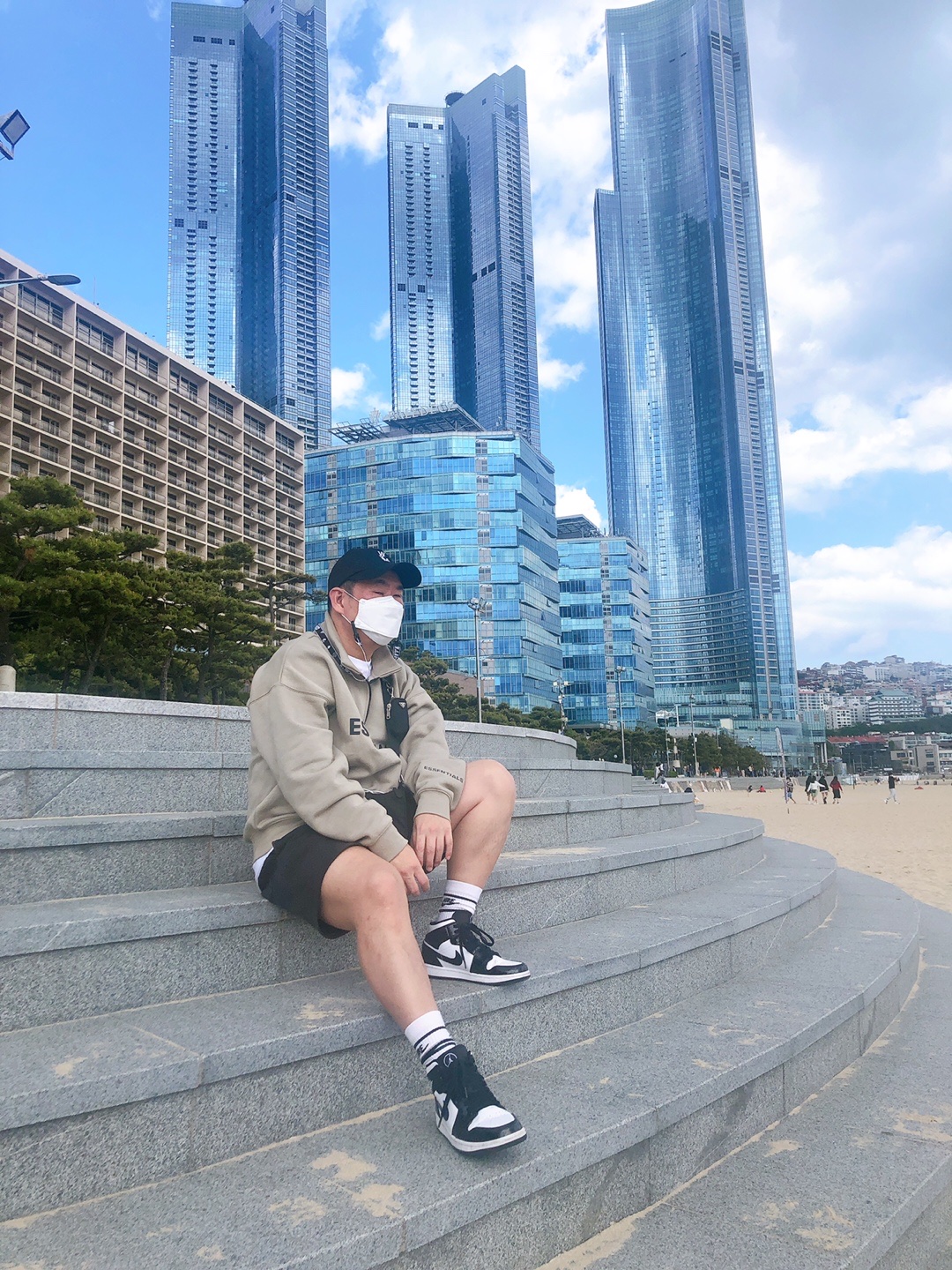 Jordan 1 Mid SE ASW Black, Essentials Sweatshorts Black 2020 착용 스타일
