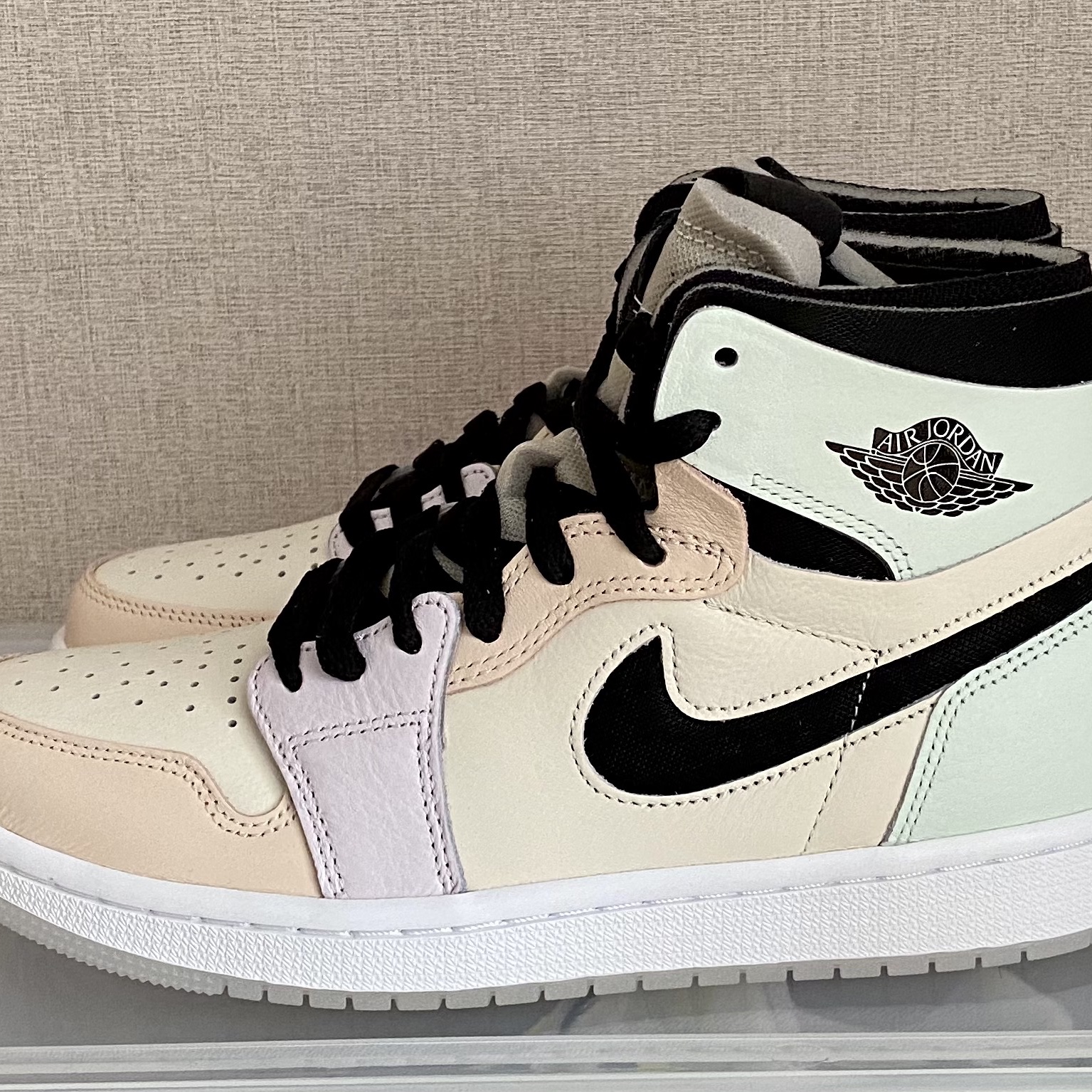 (W) Jordan 1 Zoom Air CMFT Pale Ivory 착용 스타일 - 1