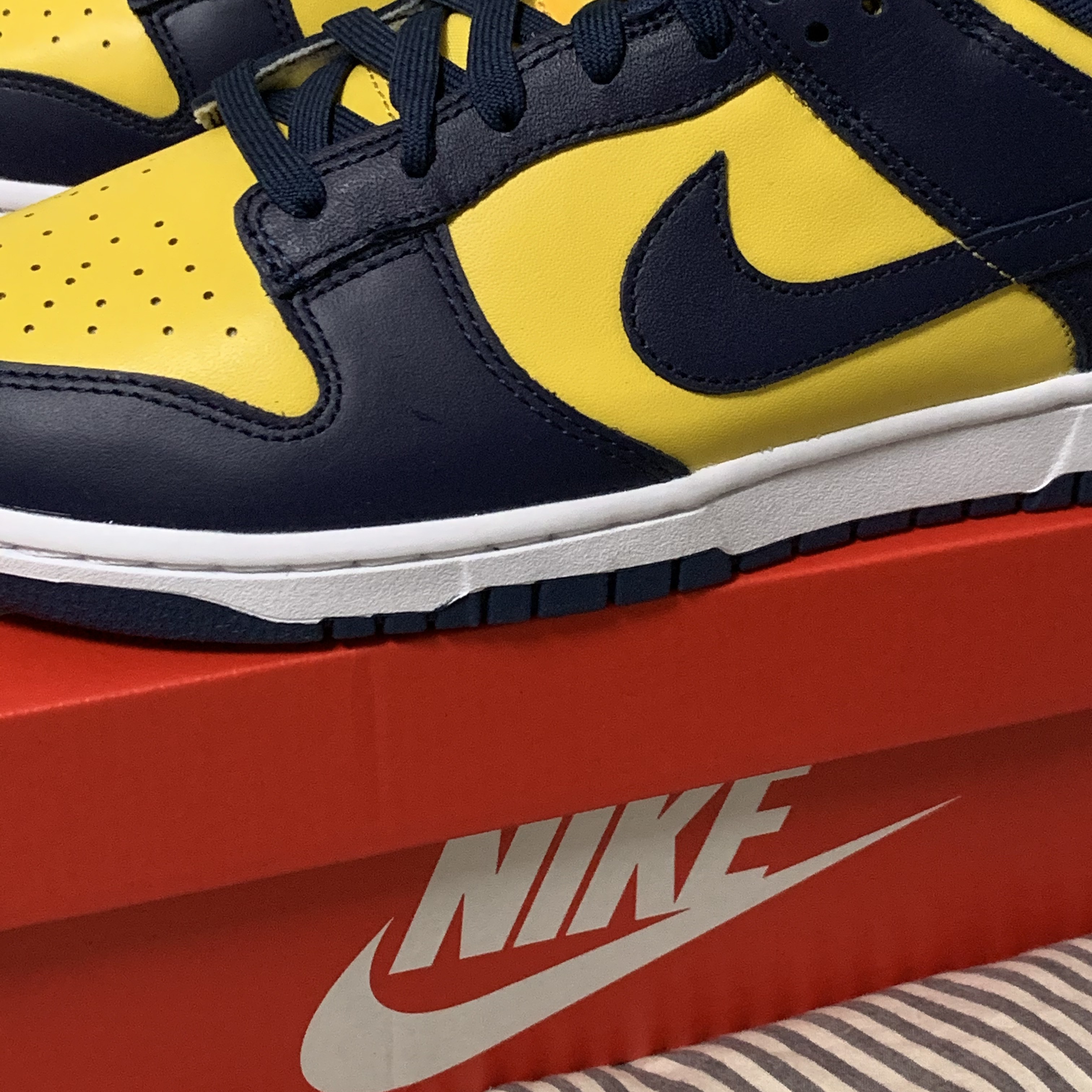 Nike Dunk Low Retro Varsity Maize 착용 스타일