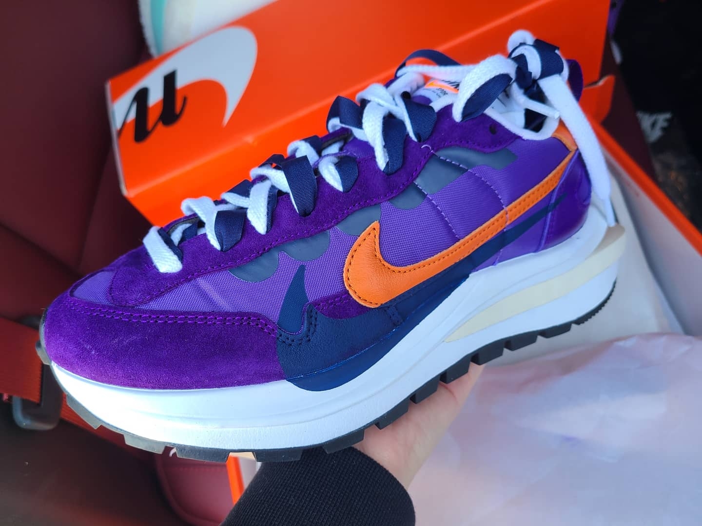 Nike x Sacai VaporWaffle Dark Iris 착용 스타일 - 2