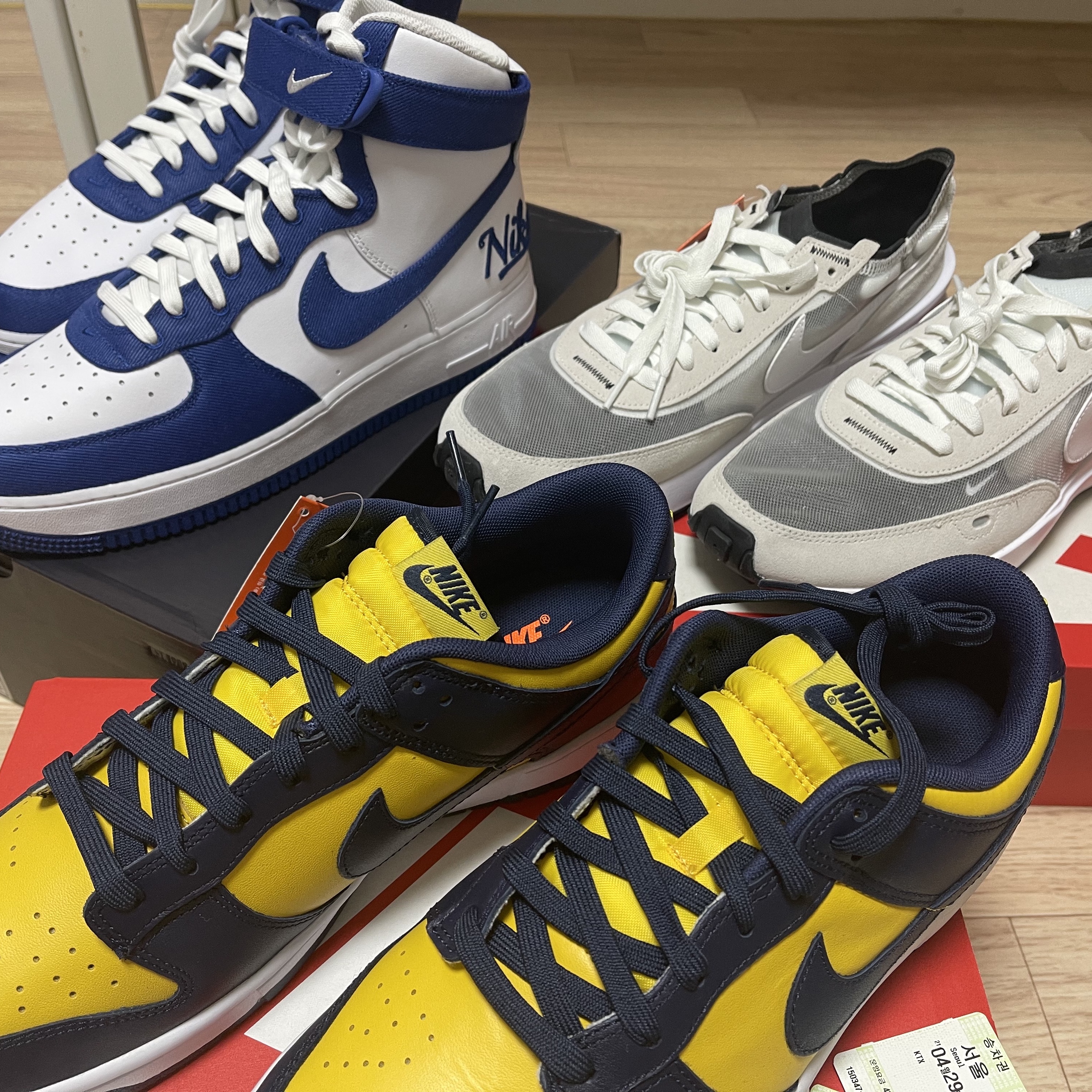 Nike Waffle One Infinite Lilac, Nike Dunk Low Retro Varsity Maize 착용 스타일