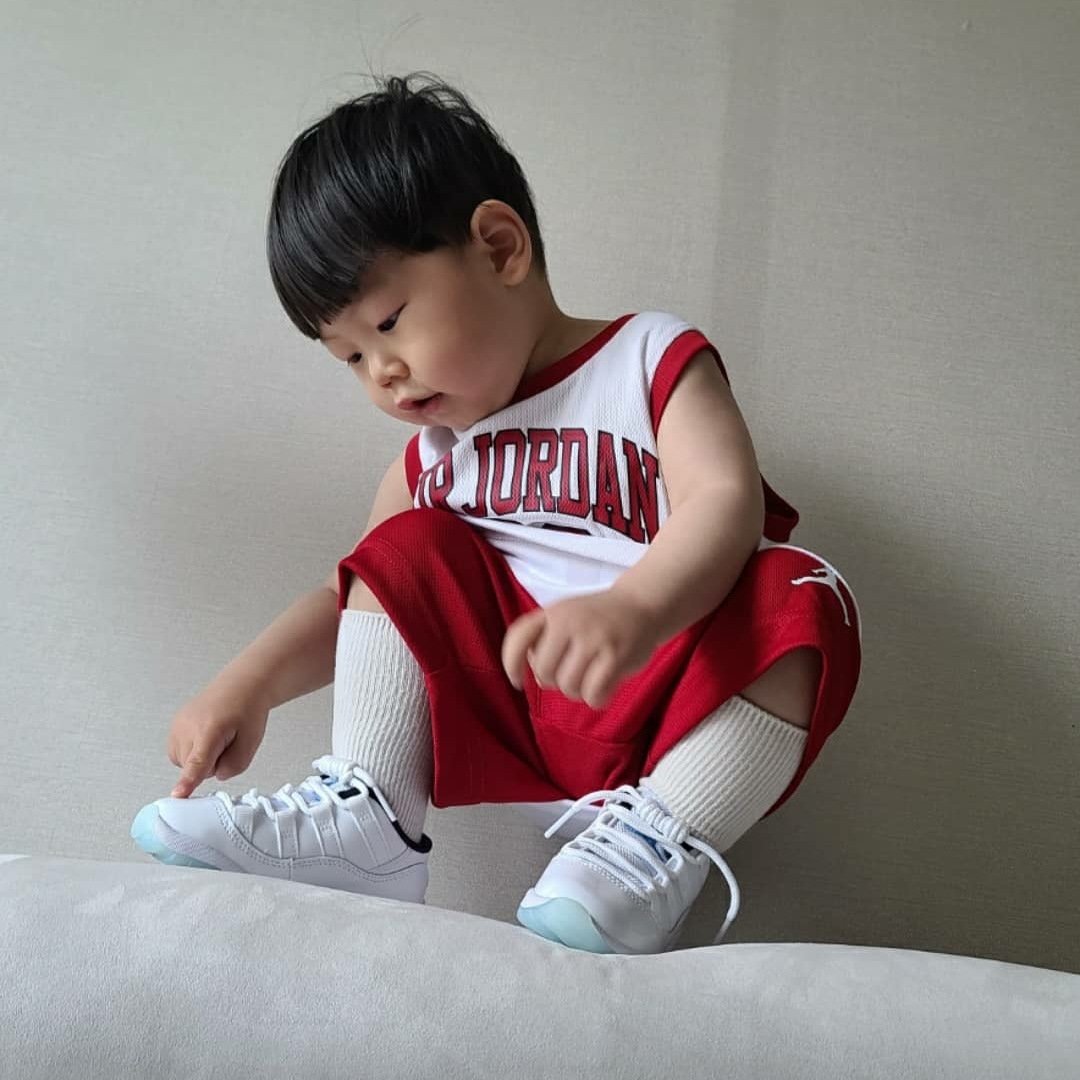 (TD) Jordan 11 Retro Low Legend Blue 착용 스타일 - 3