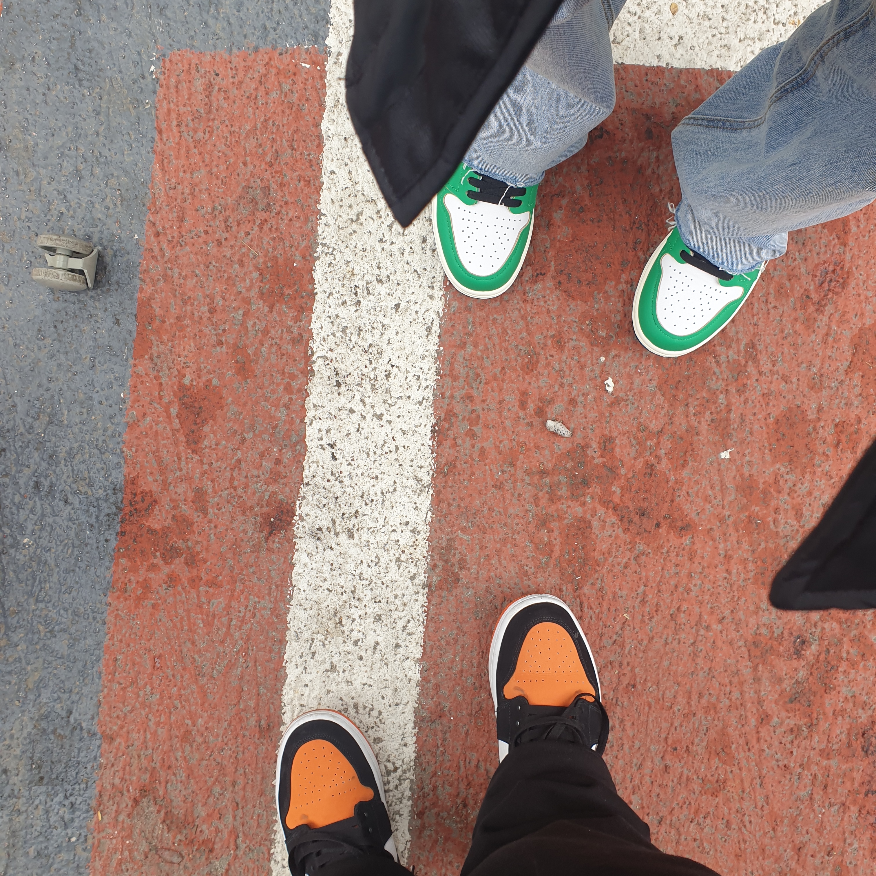 (W) Jordan 1 Retro High OG Lucky Green, Jordan 1 Low Shattered Backboard 착용 스타일