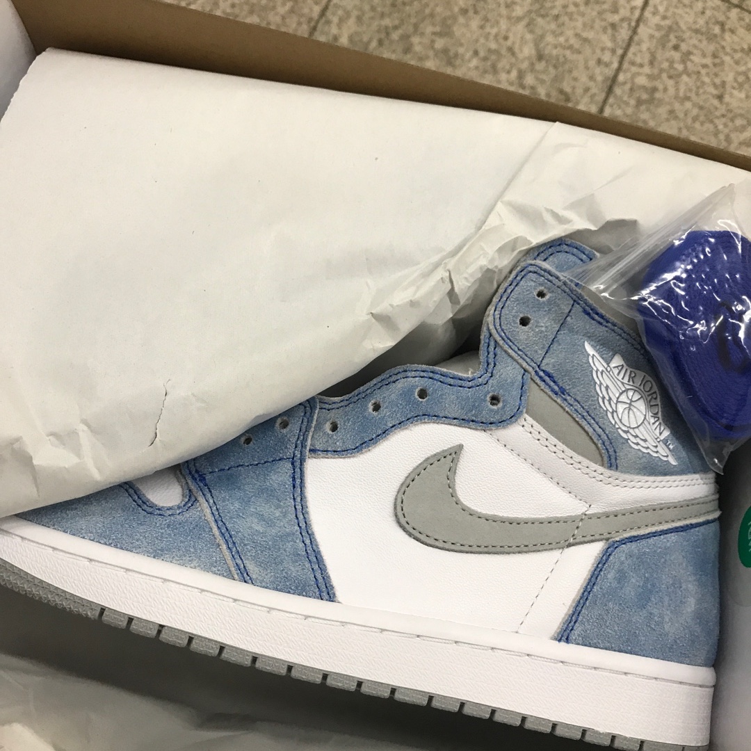 Jordan 1 Retro High OG Hyper Royal 착용 스타일 - 2