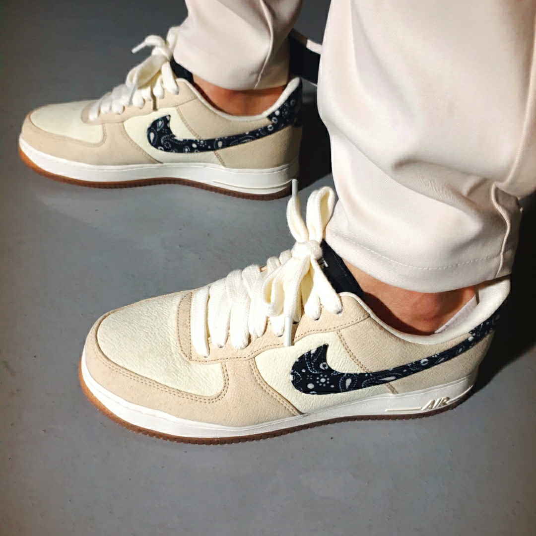 Nike Air Force 1 '07 LV8 Paisley Swoosh 착용 스타일 - 5