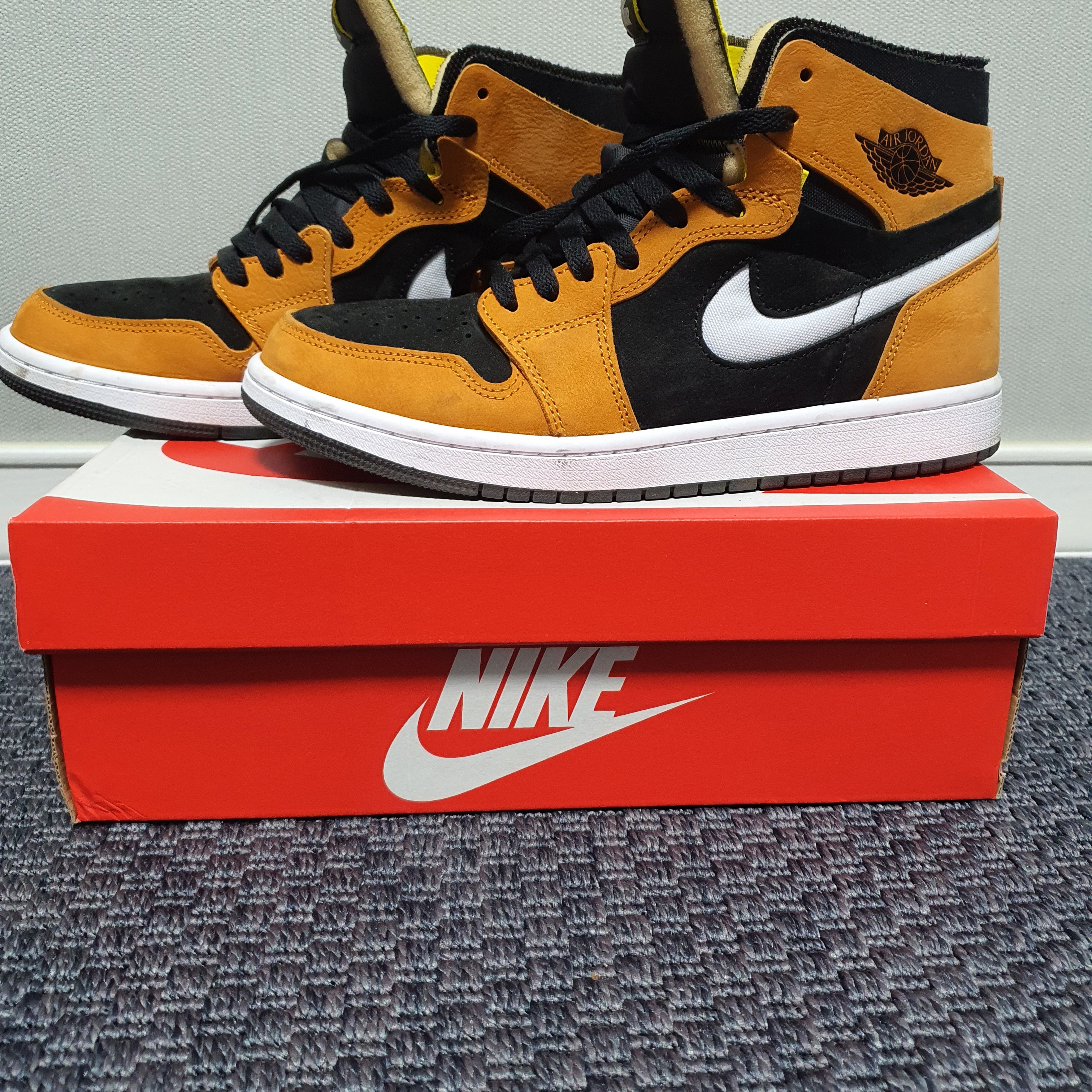 Jordan 1 Zoom Air CMFT Monarch Orange 착용 스타일