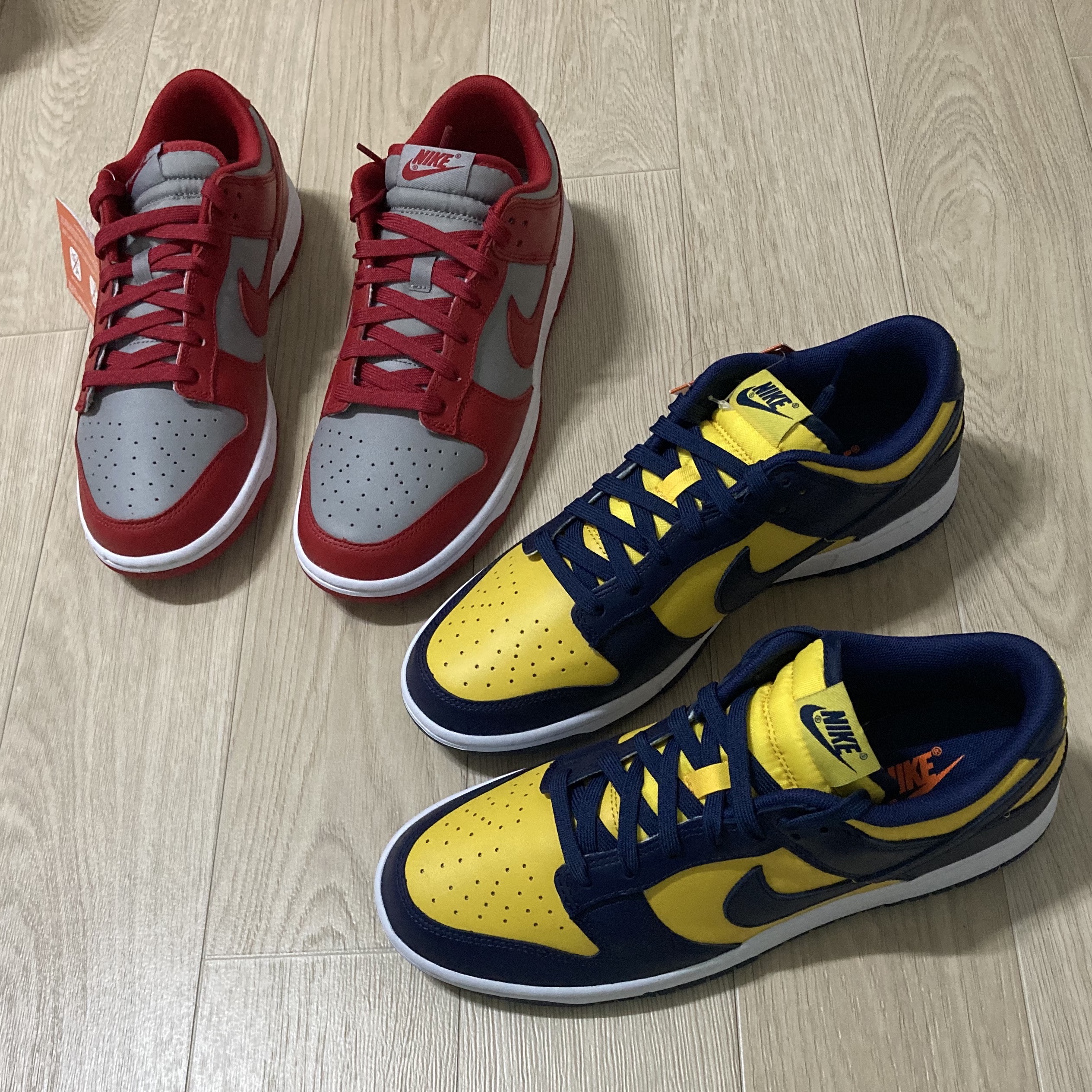 Nike Dunk Low Retro Varsity Maize, Nike Dunk Low Retro Medium Grey 착용 스타일 - 2
