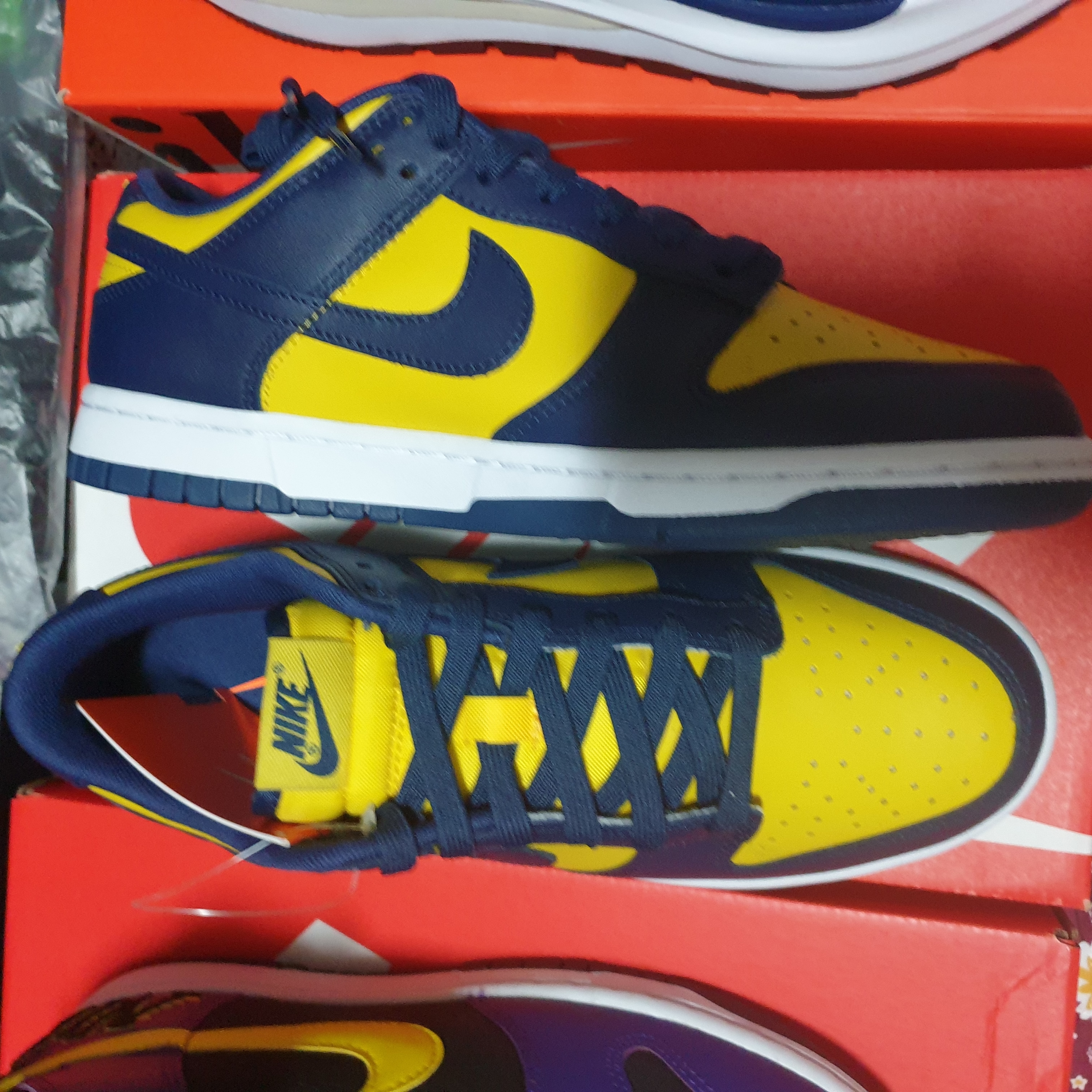 Nike Dunk Low Retro Varsity Maize 착용 스타일