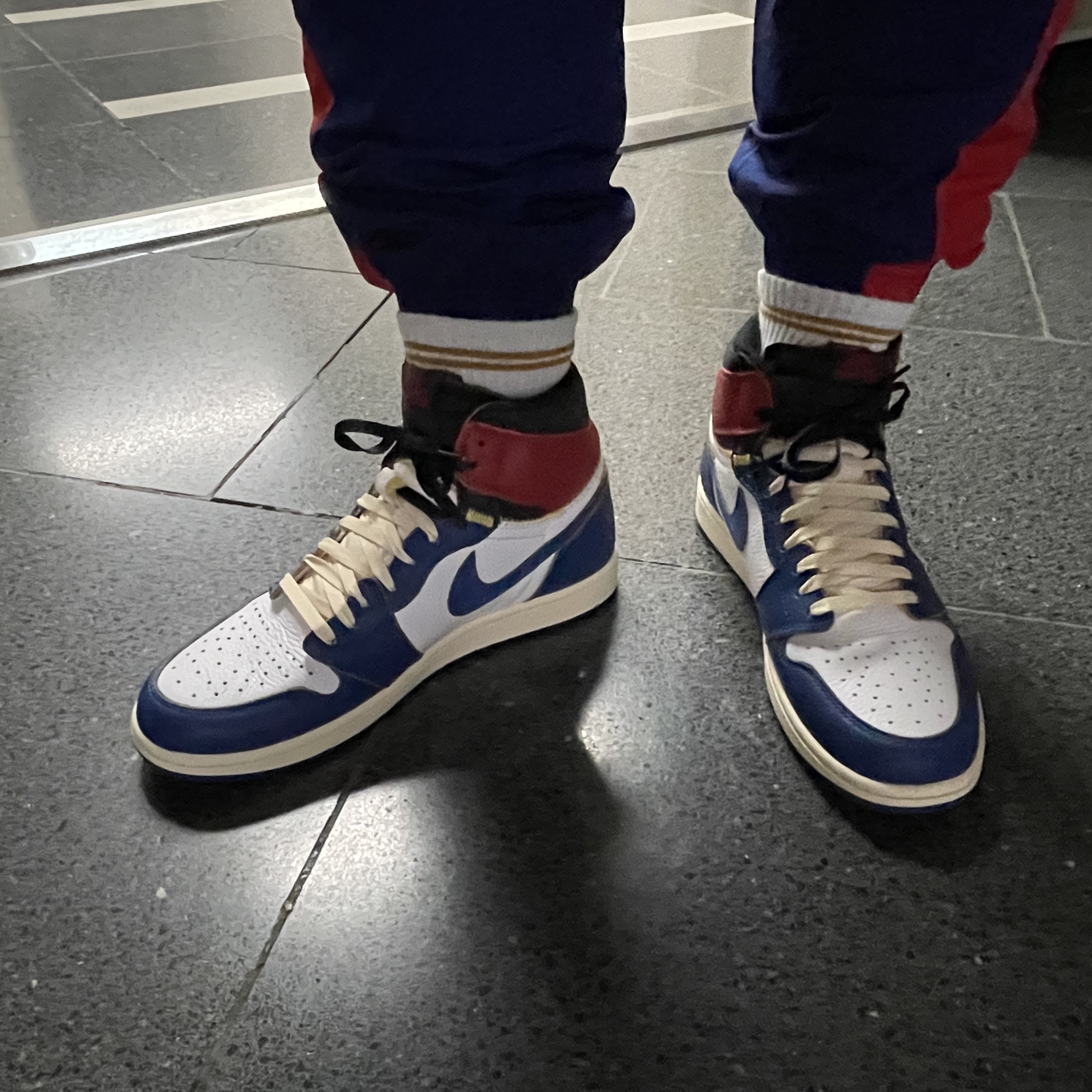 Jordan 1 x Union Retro High Blue Toe 착용 스타일 - 2