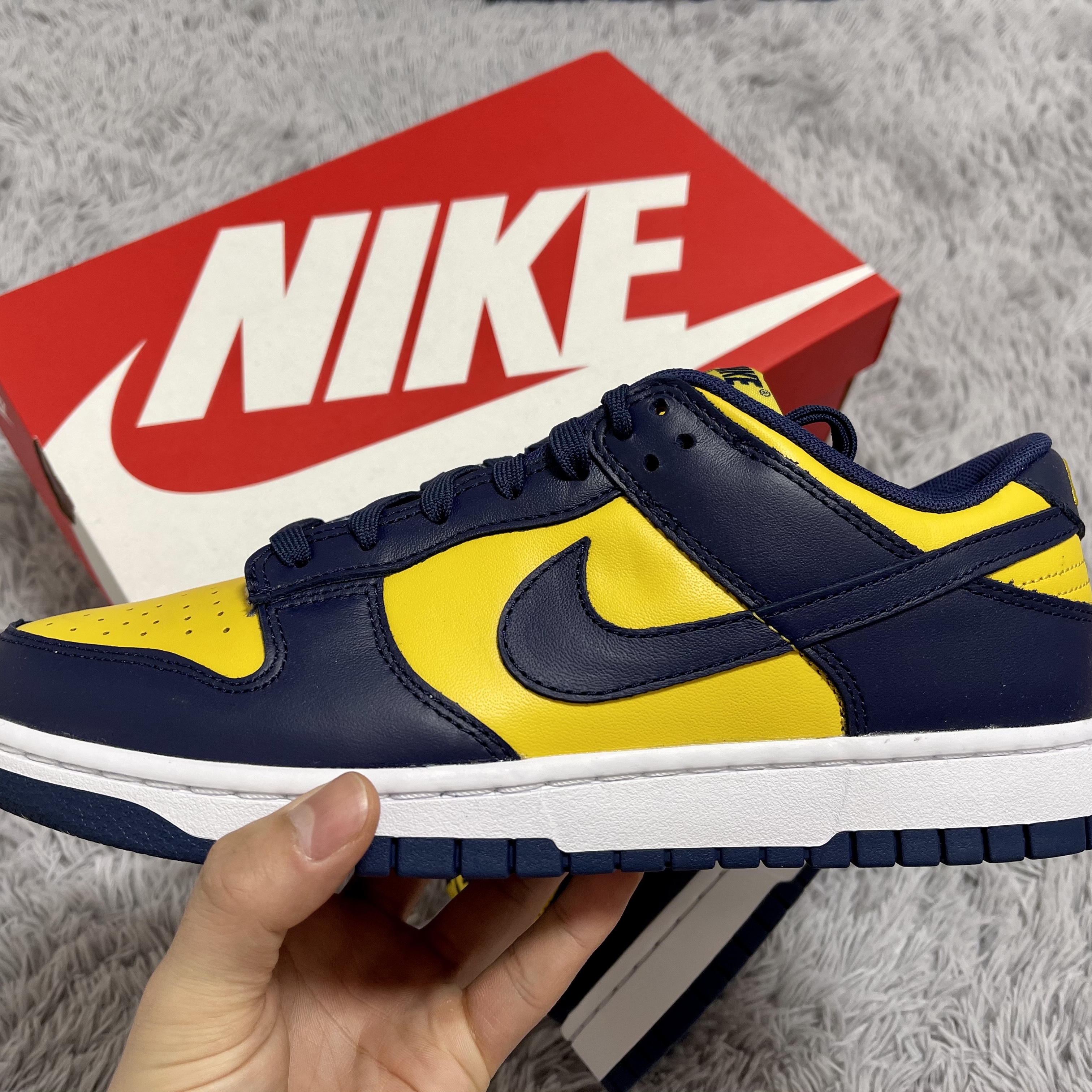 Nike Dunk Low Retro Varsity Maize 착용 스타일 - 1