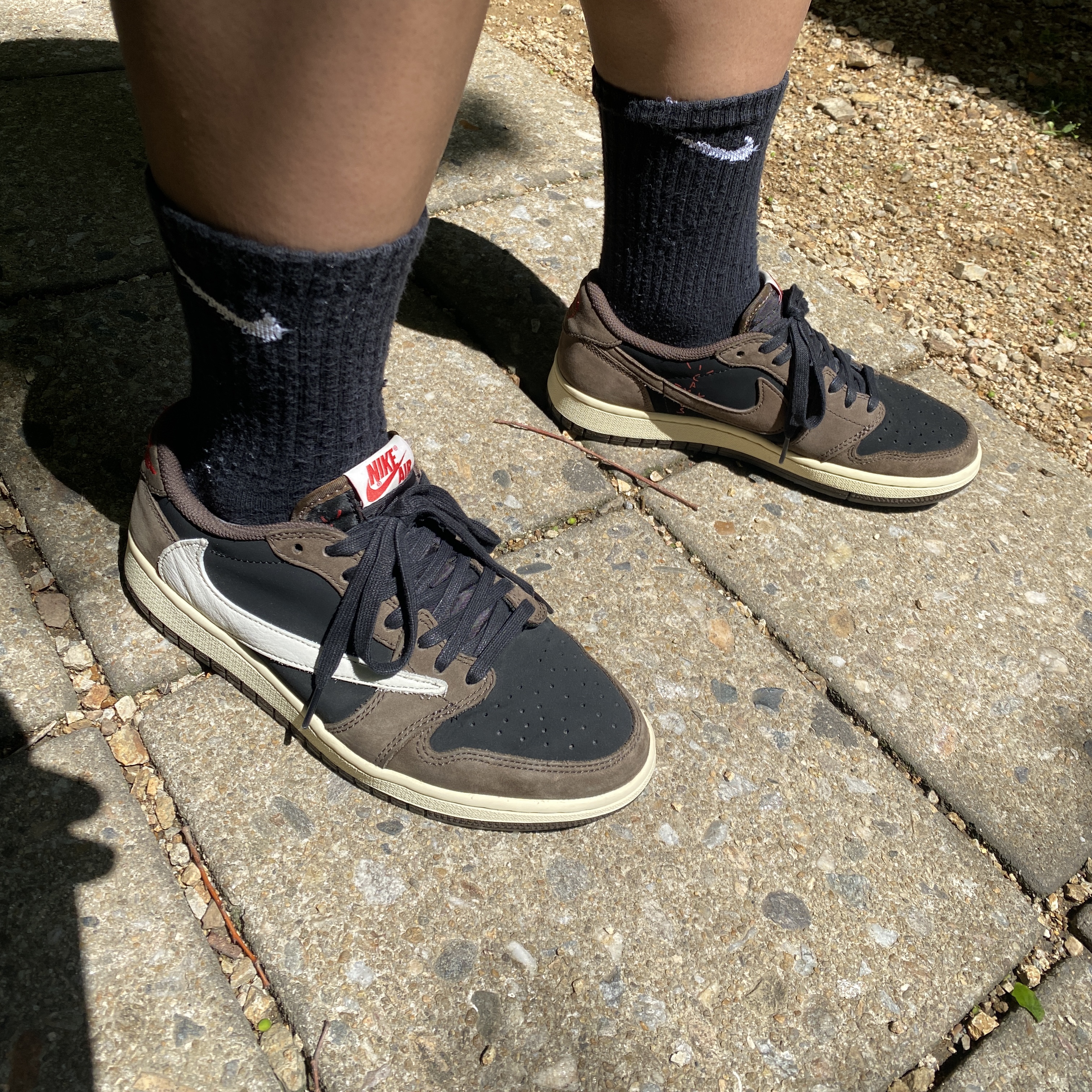 Jordan 1 x Travis Scott Retro Low OG SP Mocha 착용 스타일