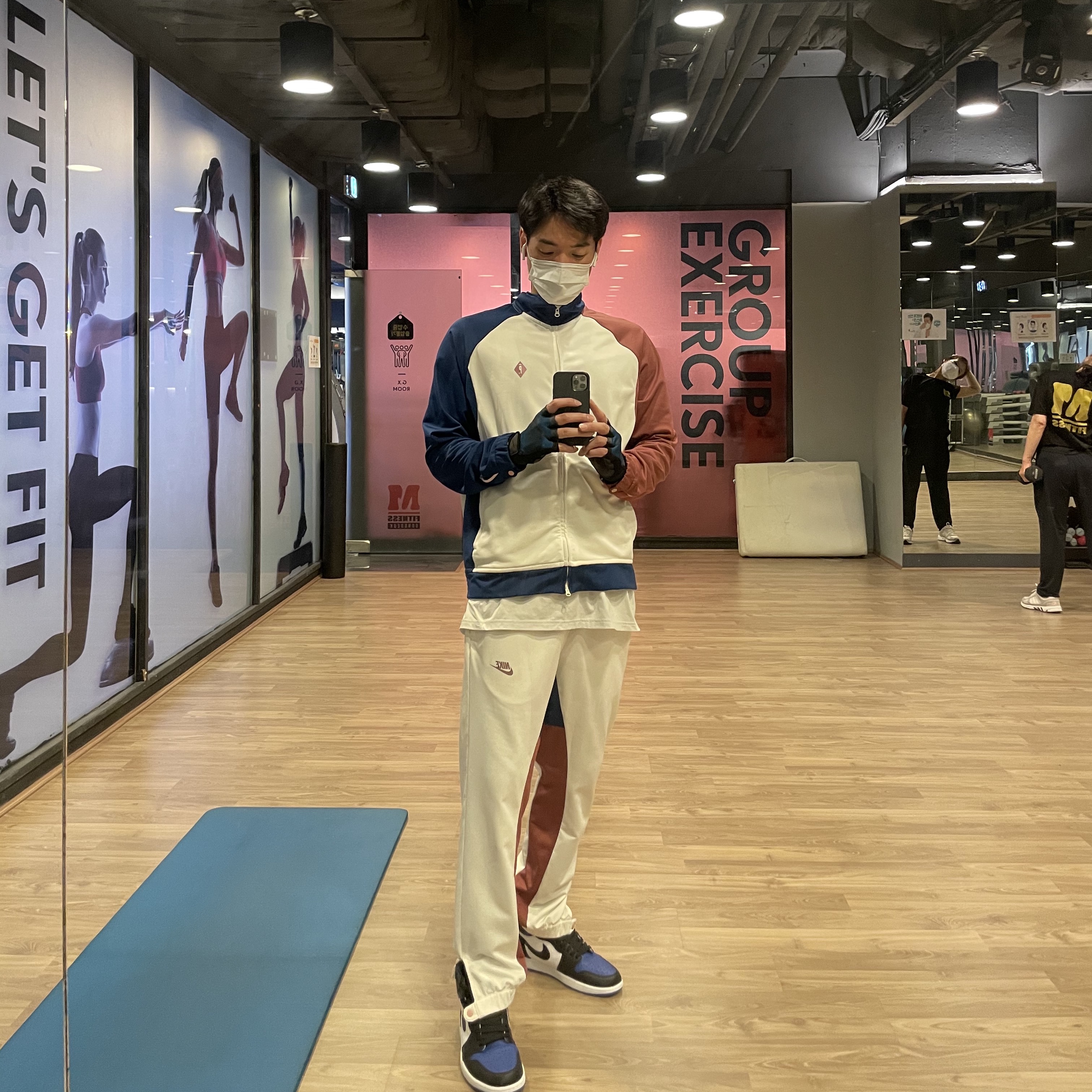 Jordan 1 Retro High OG Royal Toe 착용 스타일