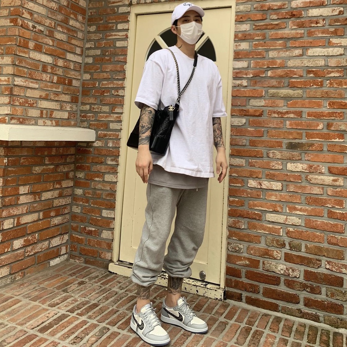 Jordan 1 x Dior Low OG 착용 스타일 - 1
