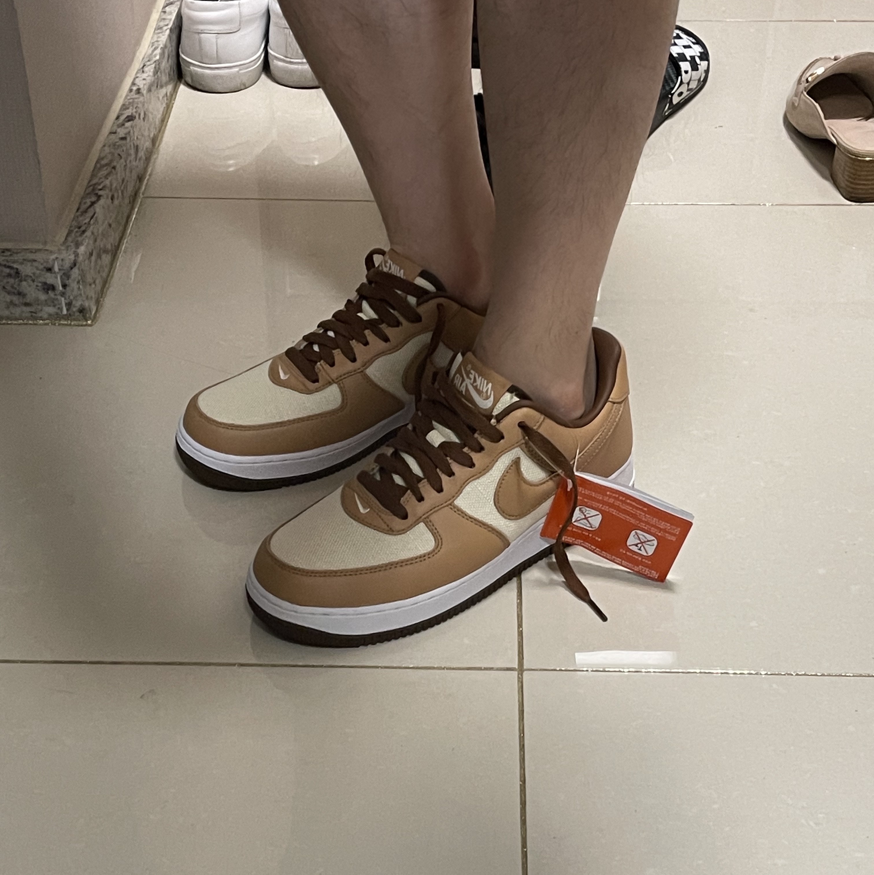 Nike Air Force 1 Low QS Acorn 2021 착용 스타일 - 3