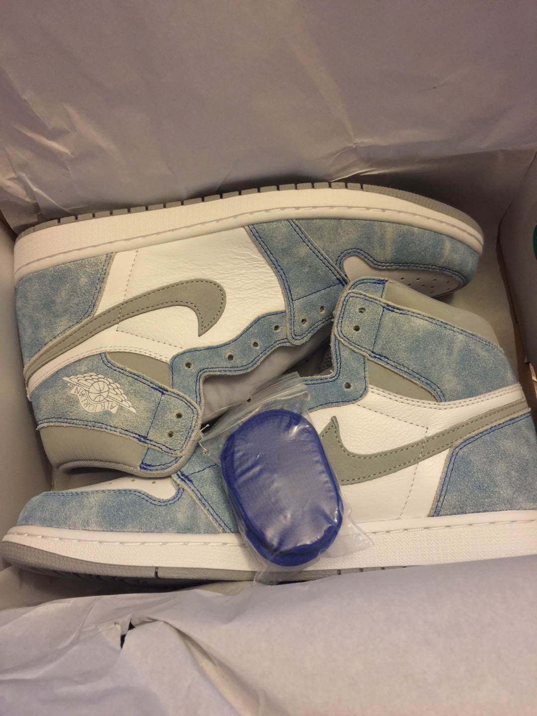 Jordan 1 Retro High OG Hyper Royal 착용 스타일 - 1