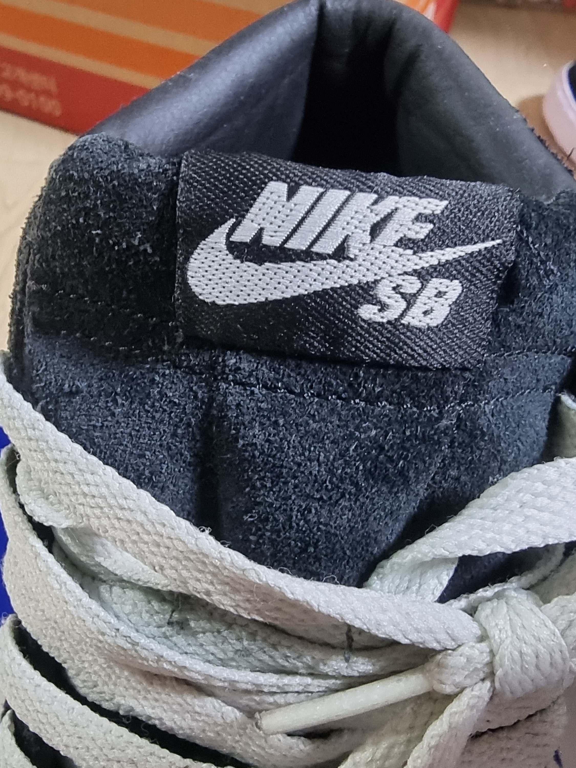 Nike SB Zoom Blazer Mid Black White 착용 스타일 - 3