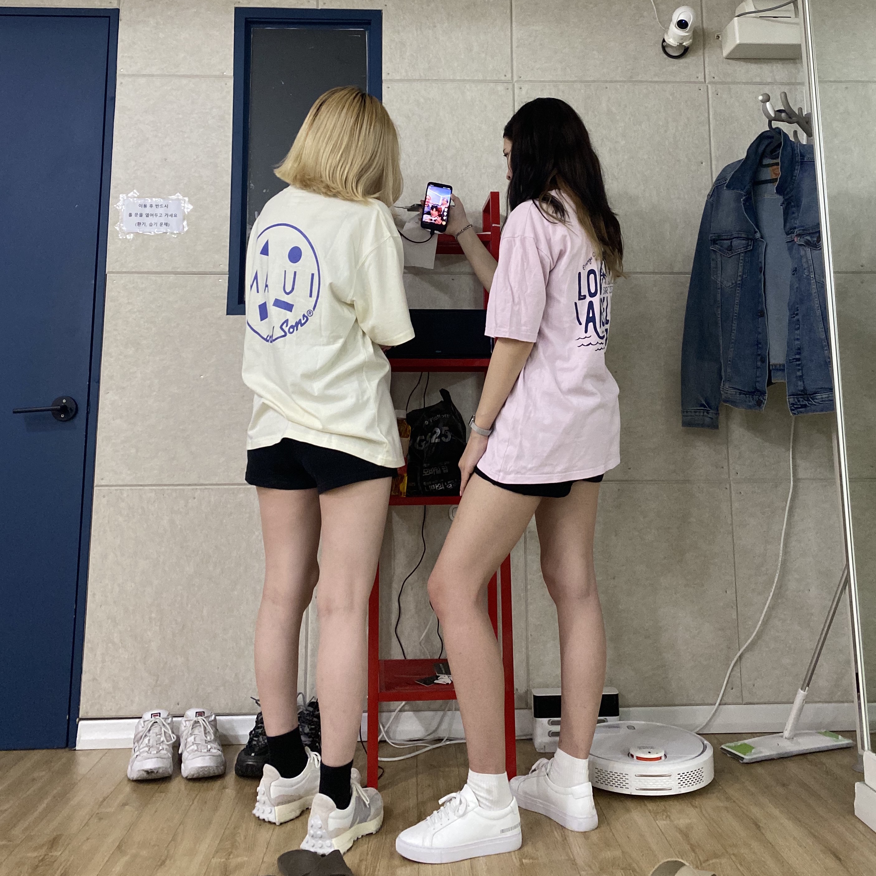 (W) New Balance 327 White Moonbeam 착용 스타일