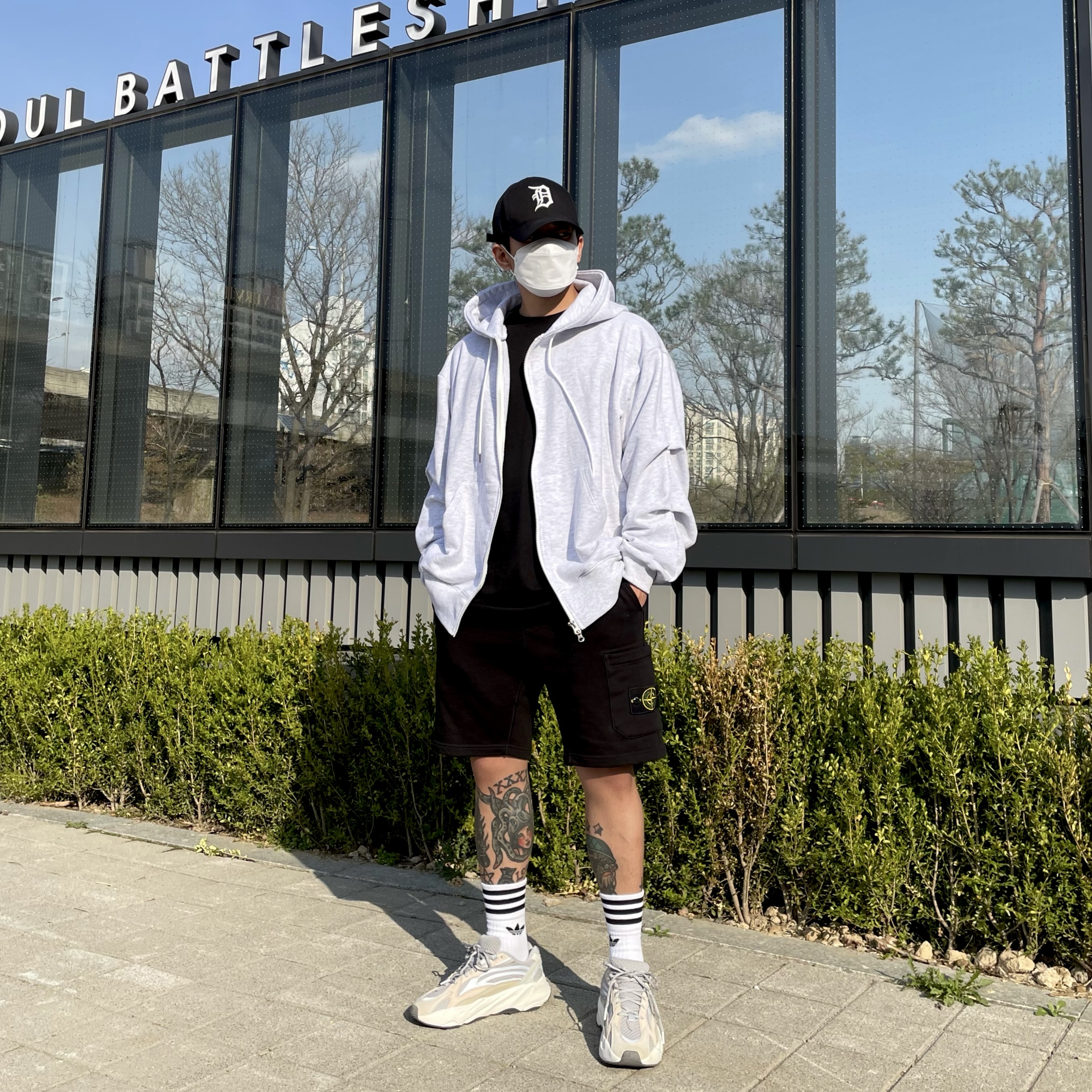 Adidas Yeezy Boost 700 V2 Static 2018 착용 스타일