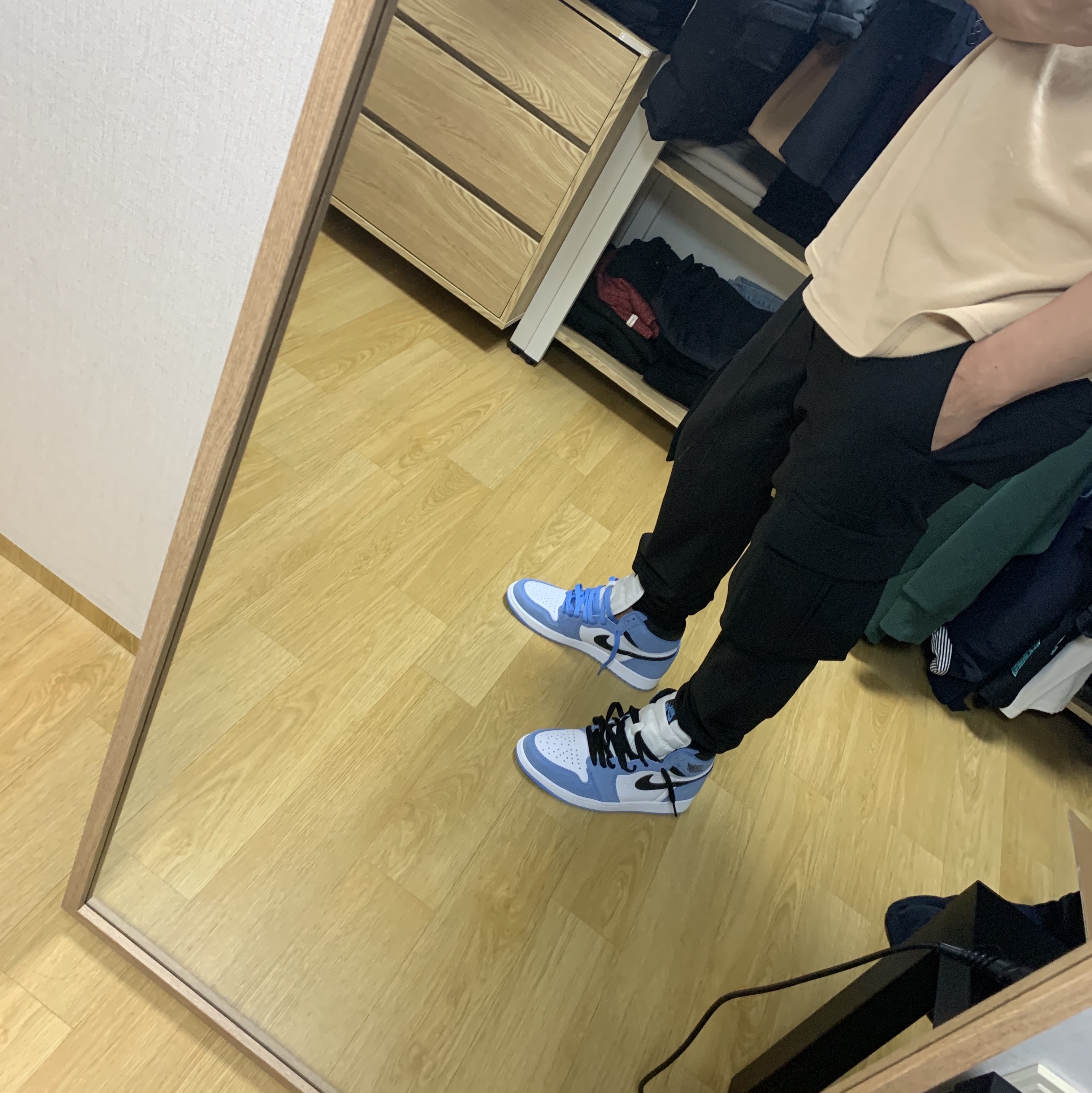 Jordan 1 Retro High OG University Blue 착용 스타일