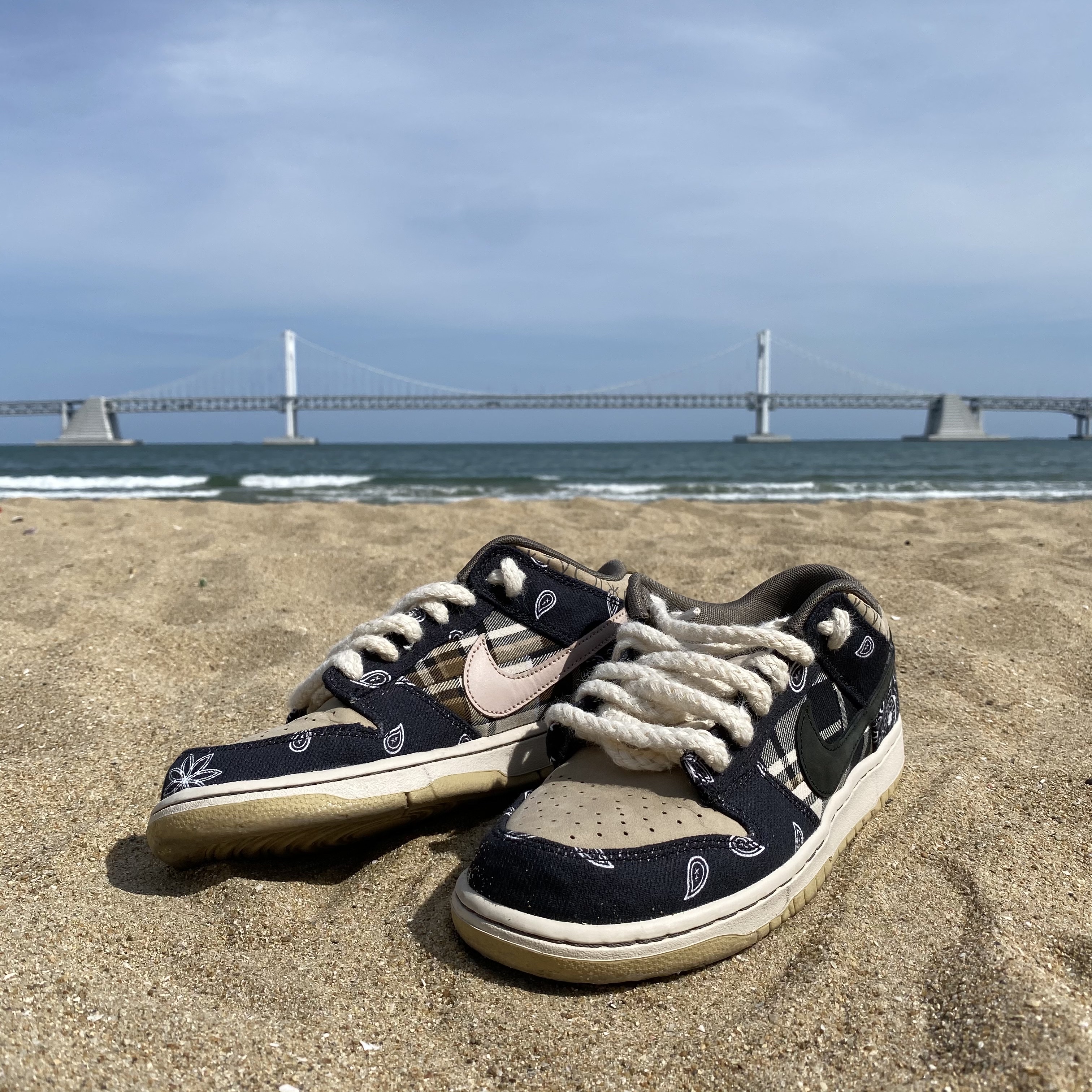 Nike x Travis Scott SB Dunk Low 착용 스타일