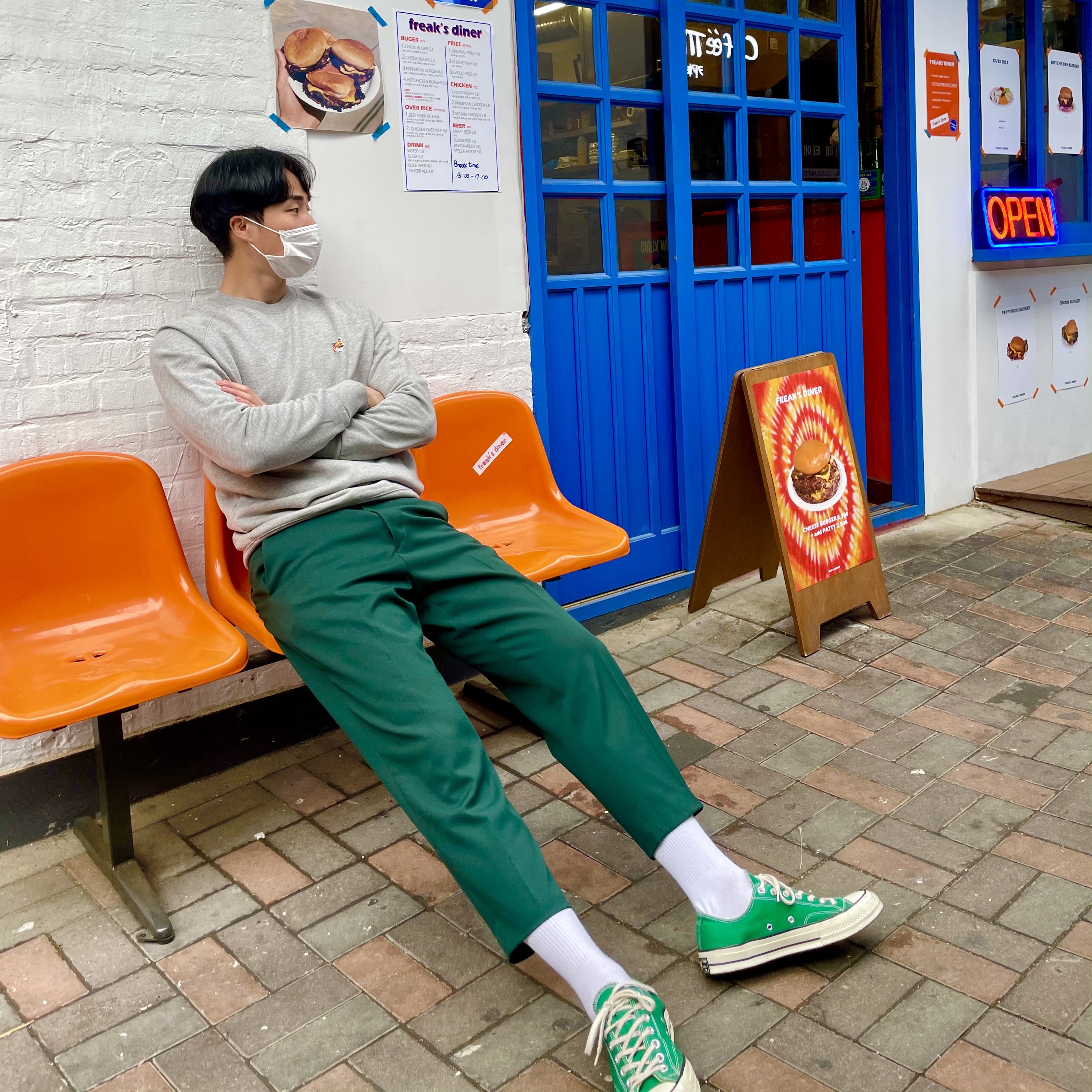 Maison Kitsune Fox Head Patch Classic Sweatshirt Grey Melange, Converse Chuck 70 Ox Amazon 착용 스타일 - 3