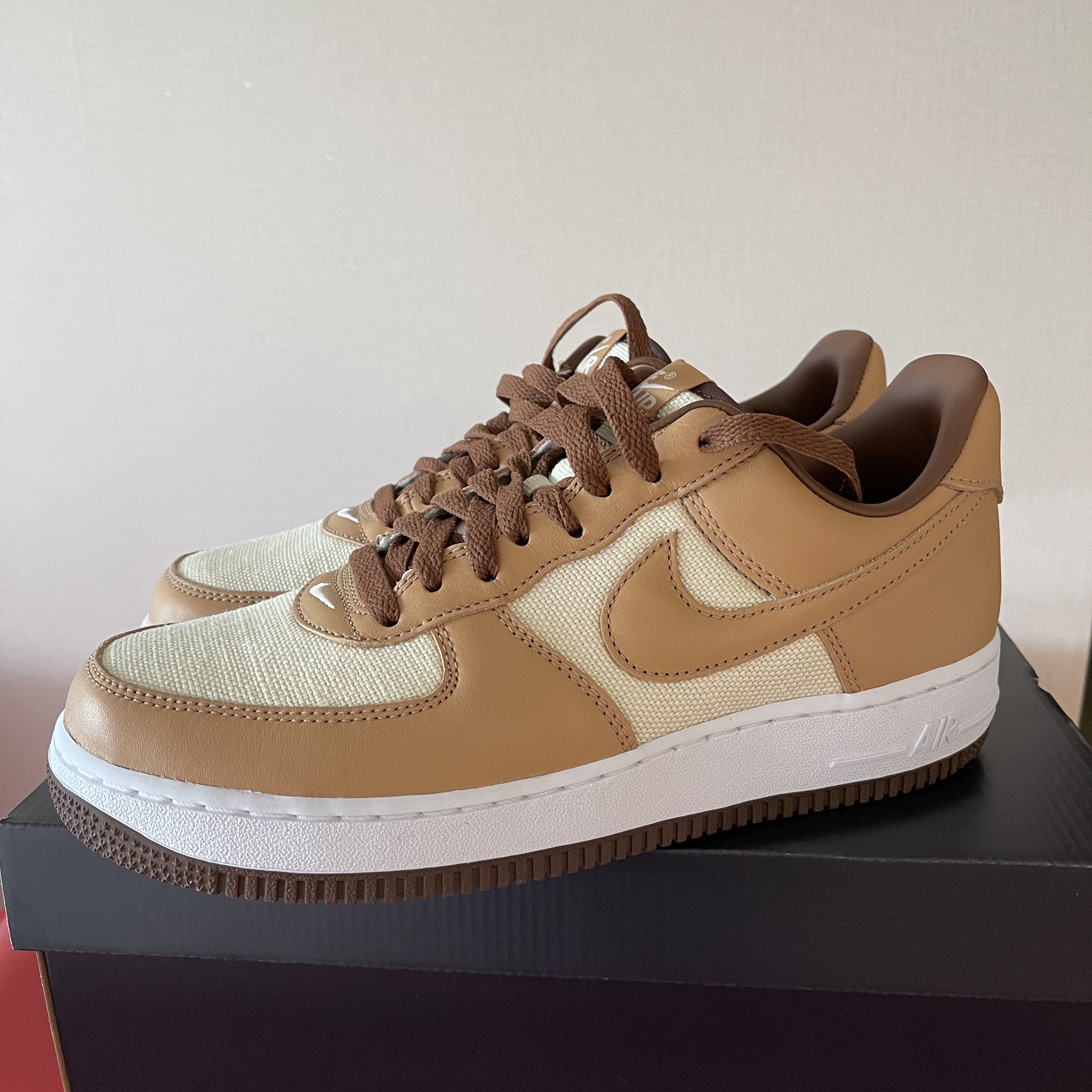 Nike Air Force 1 Low QS Acorn 2021 착용 스타일 - 2