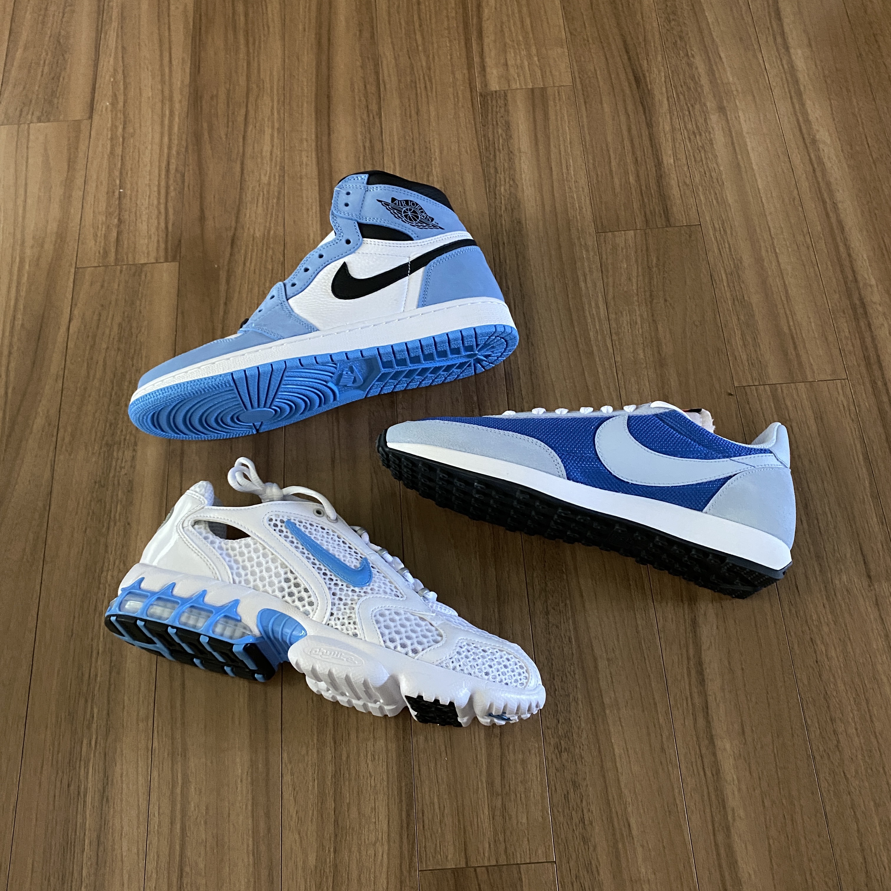 Jordan 1 Retro High OG University Blue, (W) Nike Air Zoom Spiridon Cage 2 White University Blue 착용 스타일 - 1