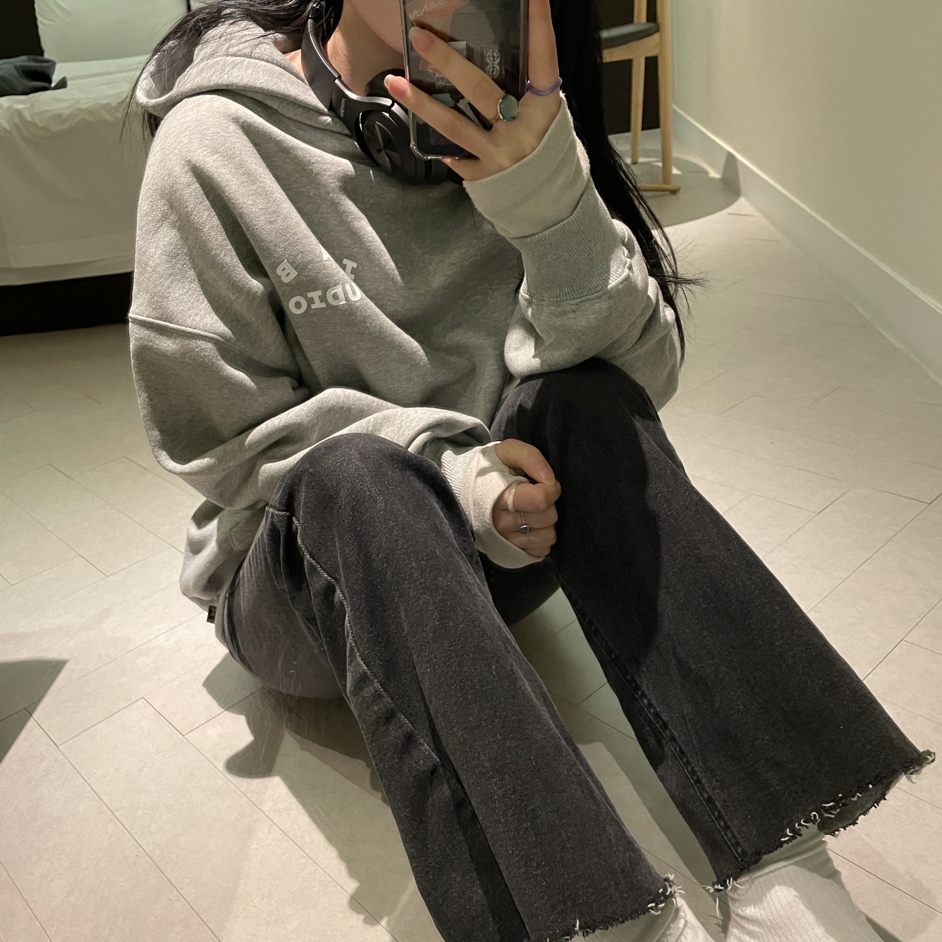 IAB Studio Hoodie Gray - 21SS 착용 스타일