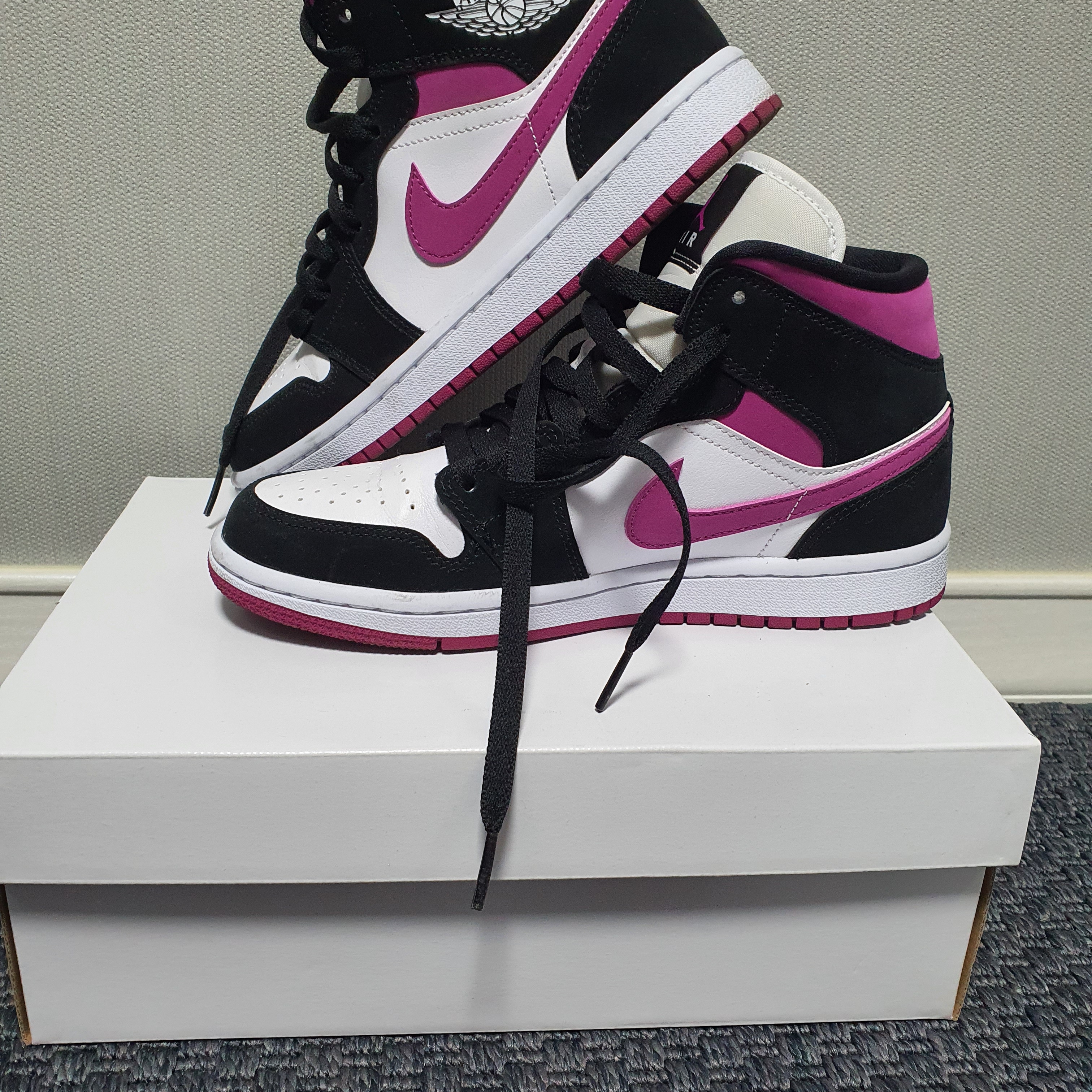 (W) Jordan 1 Mid Cactus Flower 착용 스타일