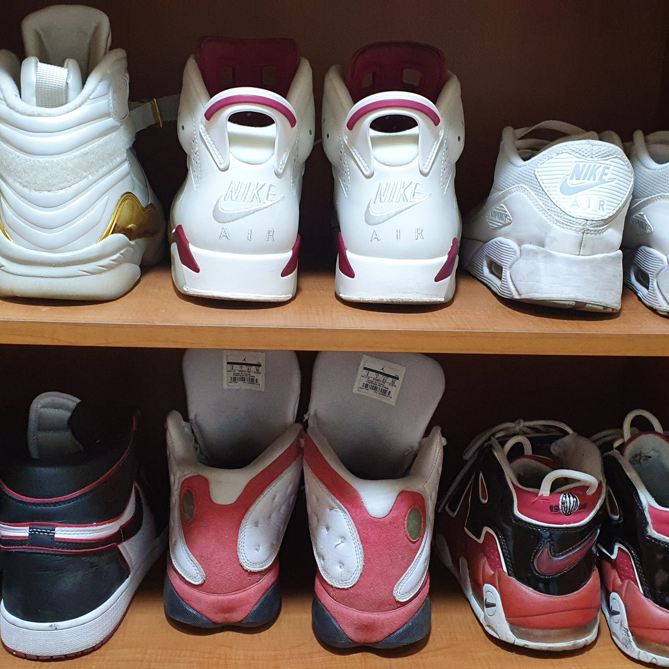 Jordan 6 Retro Maroon 2015, Jordan 1 Retro High OG Bloodline 착용 스타일 - 3